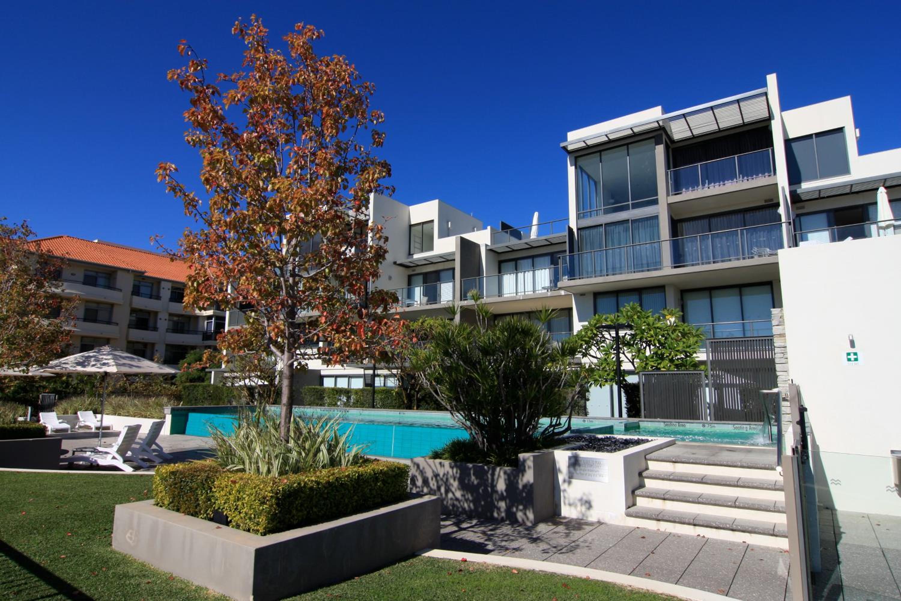 Hotel East Perth Suites Hotel - Image 1