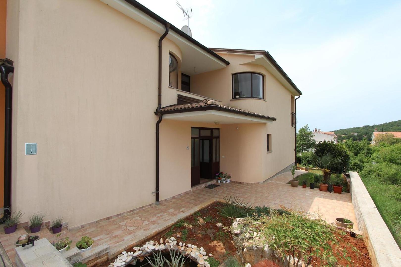 Apartment Dado view 5