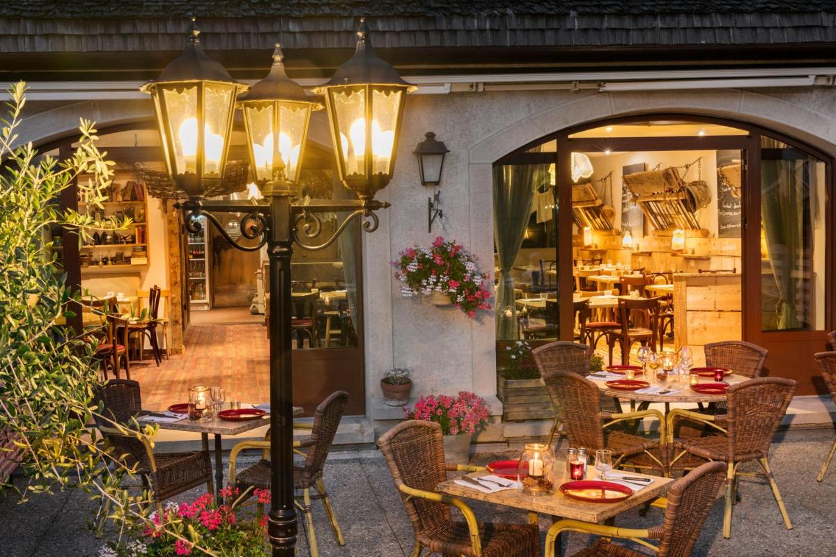restaurant