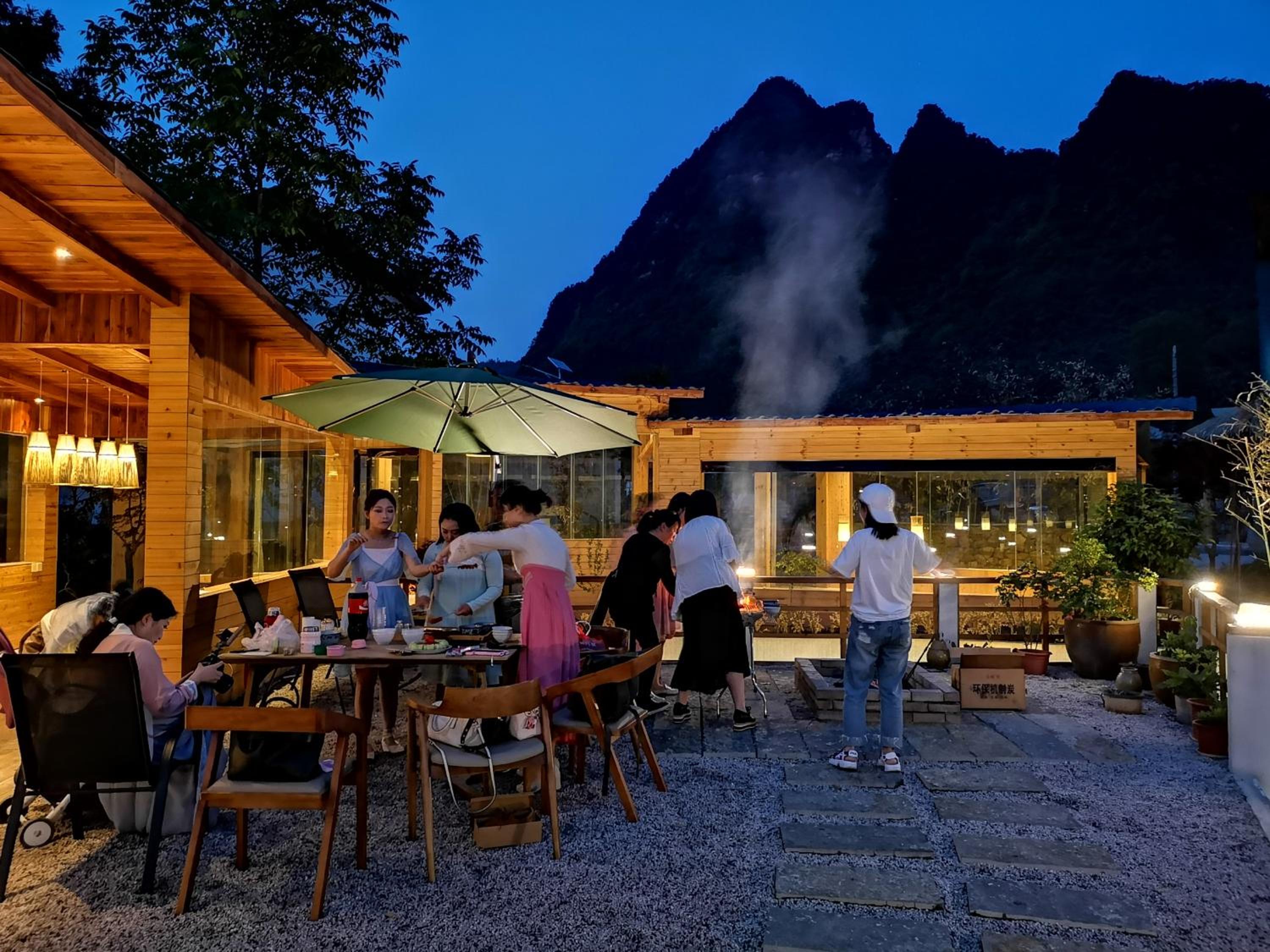 Zhangjiajie national park Purespace --2nights 1free pick-up&book tickets&5min to park