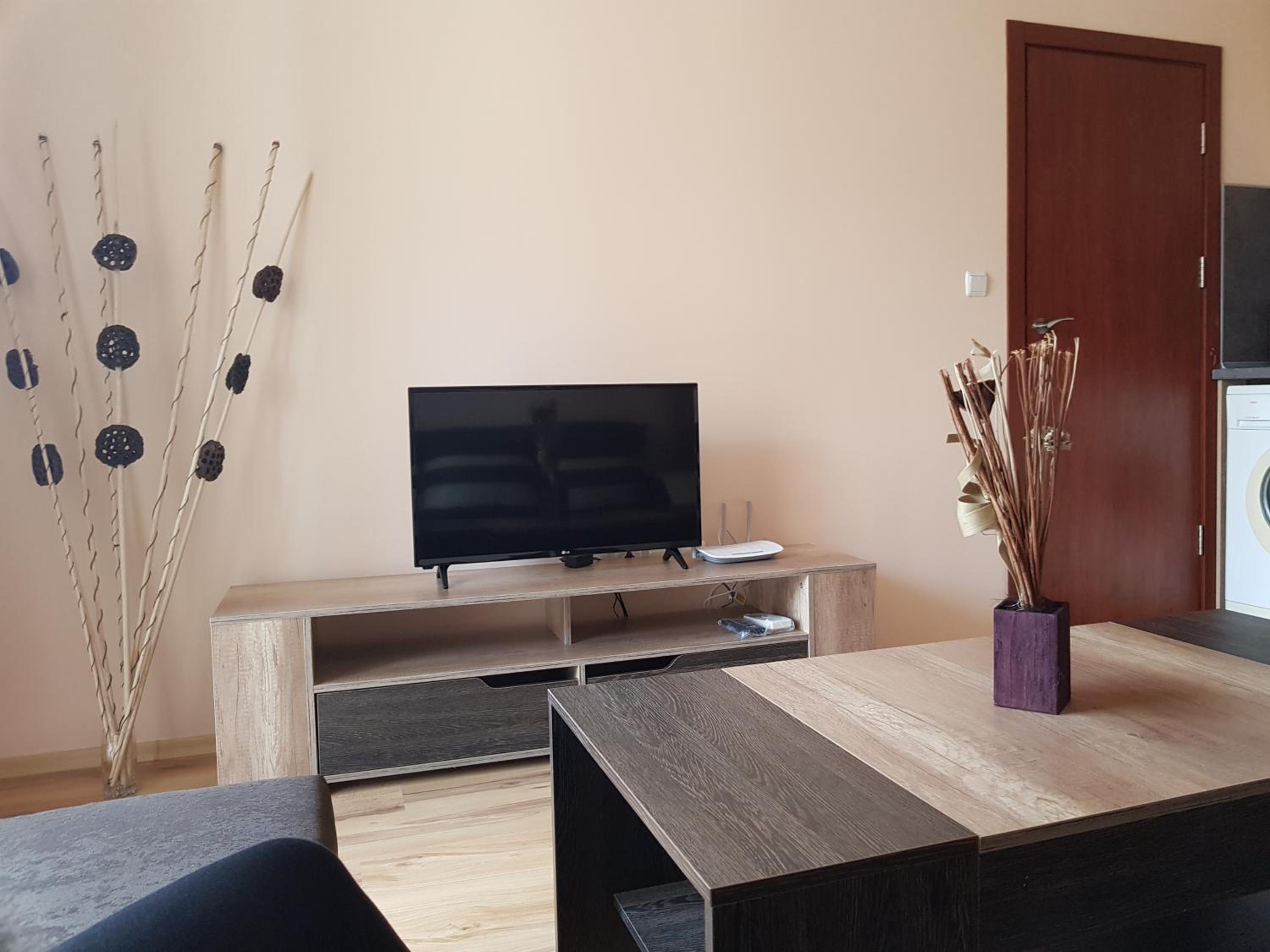 Victorio Lux Apartments view 4