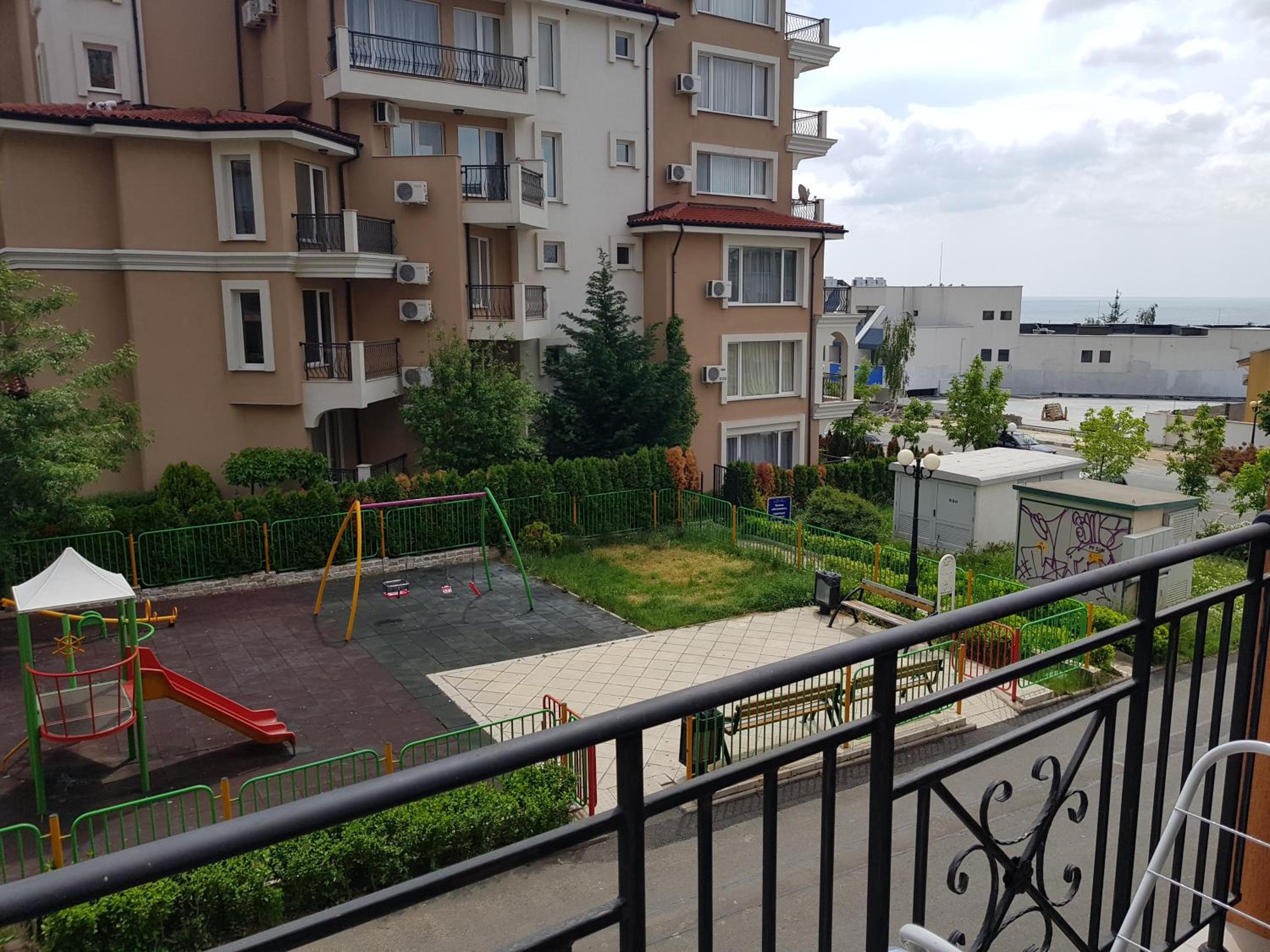 Photo 9