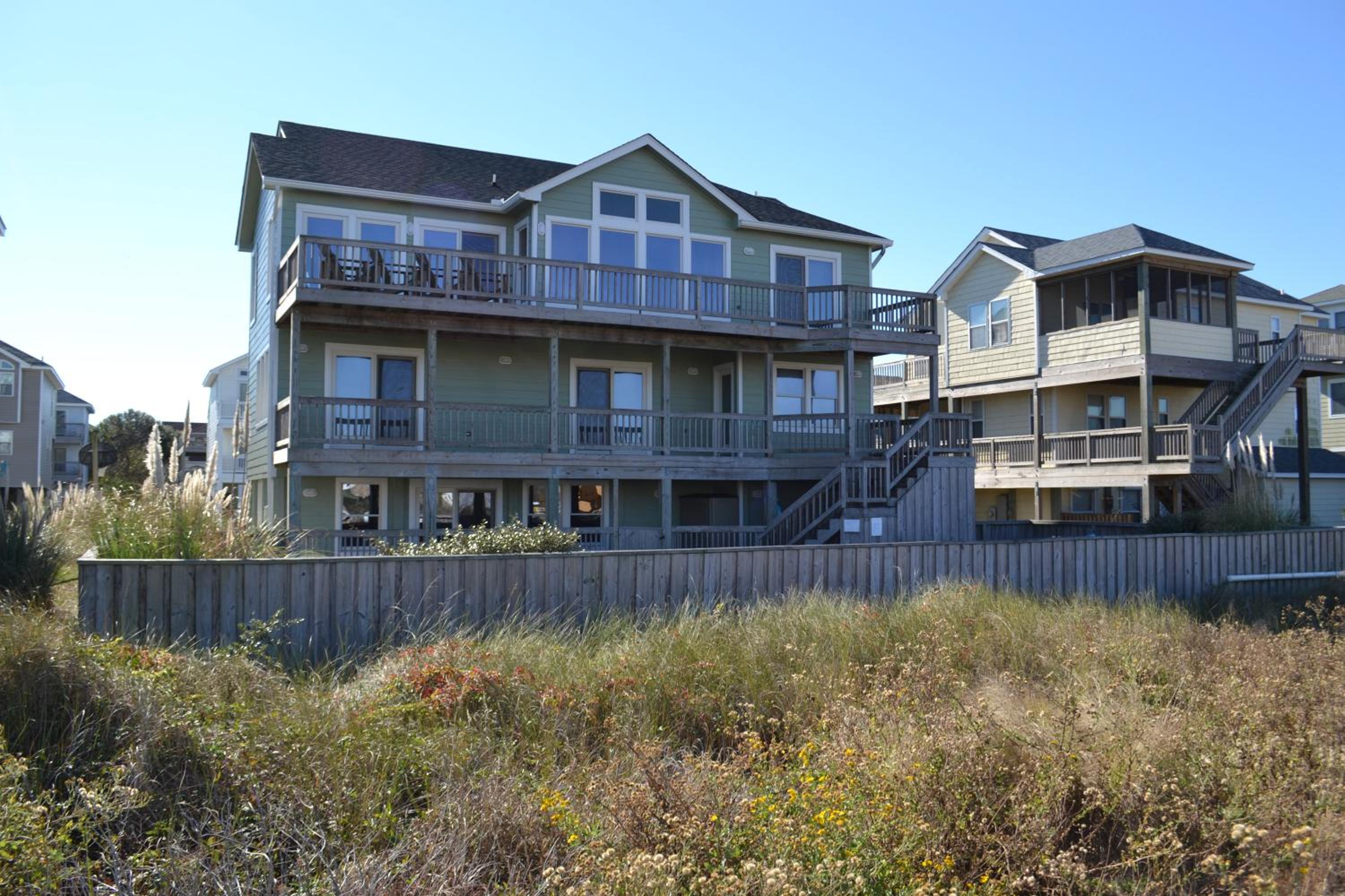 Carolina Getaway - Corolla, Ocean Sands, 150 Yds to Beach, Pool, Hot Tub, Pool Table, Arcade Game