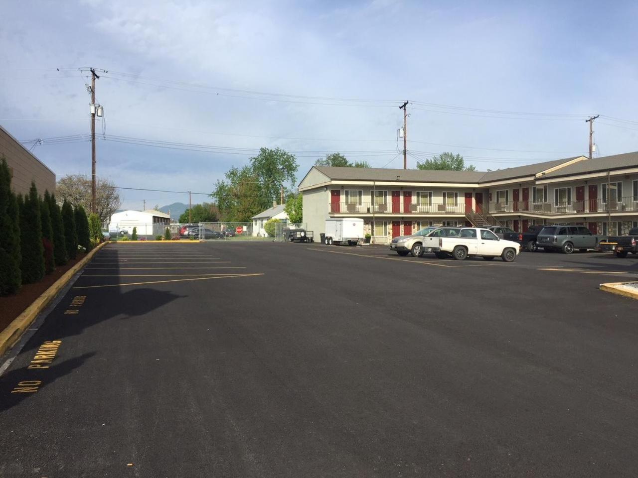 Pine Tree inn