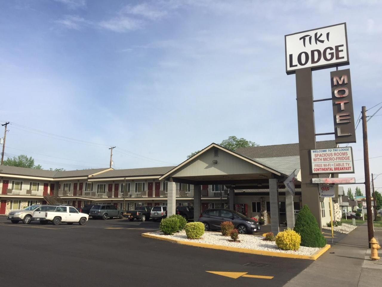 Pine Tree inn