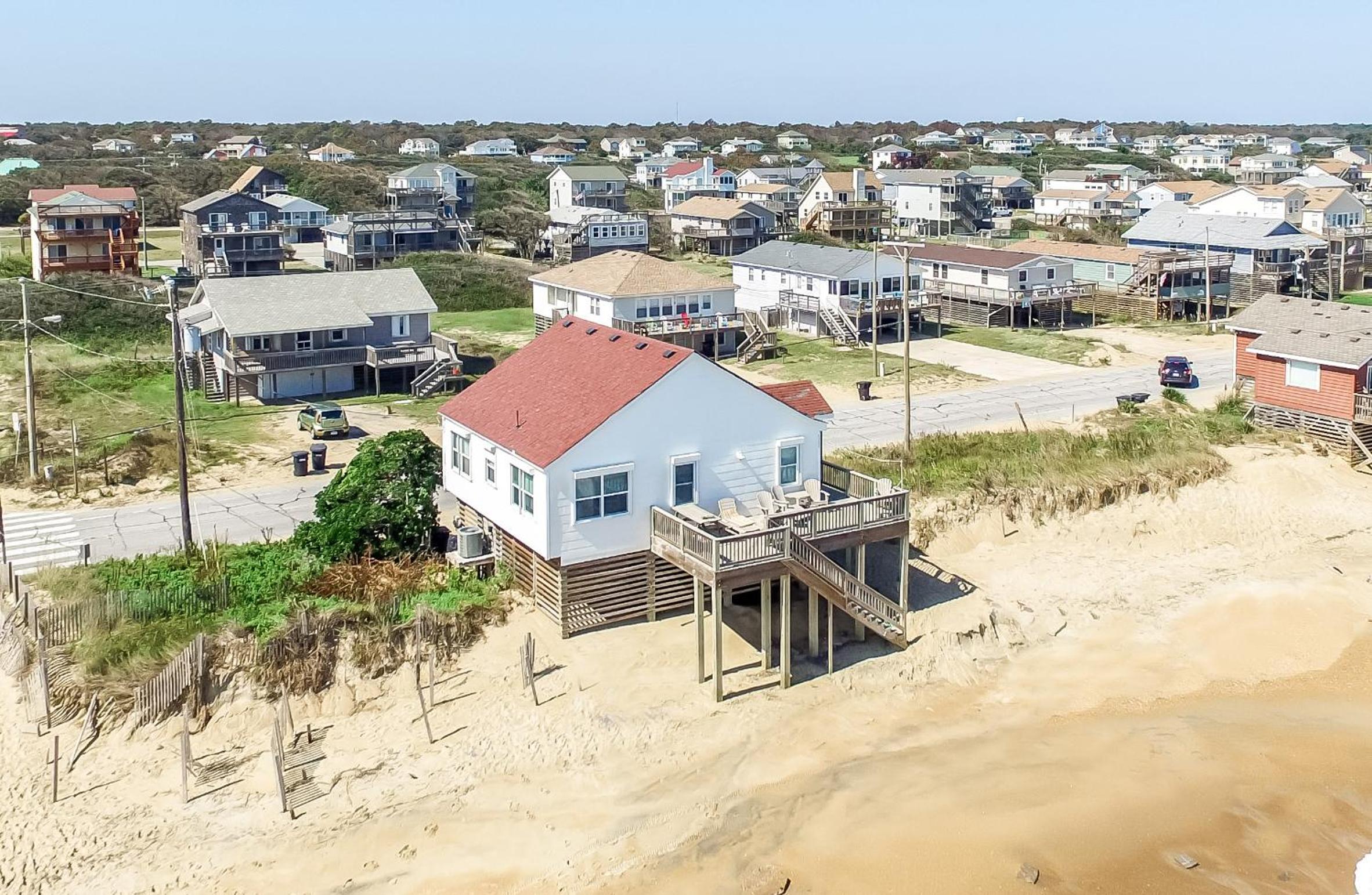Mitch's Haven - Kitty Hawk MP 2, Oceanfront, 3 Bedrooms, Vintage Charming Cottage
