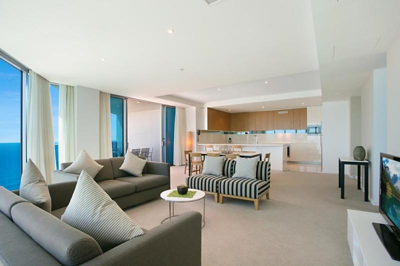 Number 1 H Residences - WiFi, Parking & More by Gold Coast Holidays