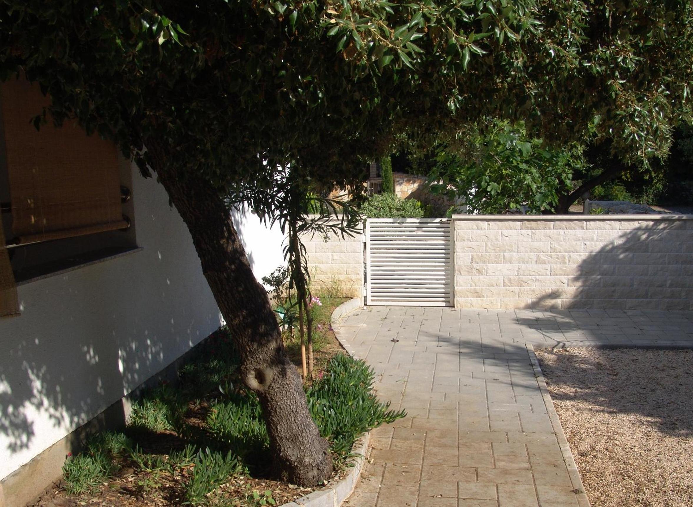 Photo 46