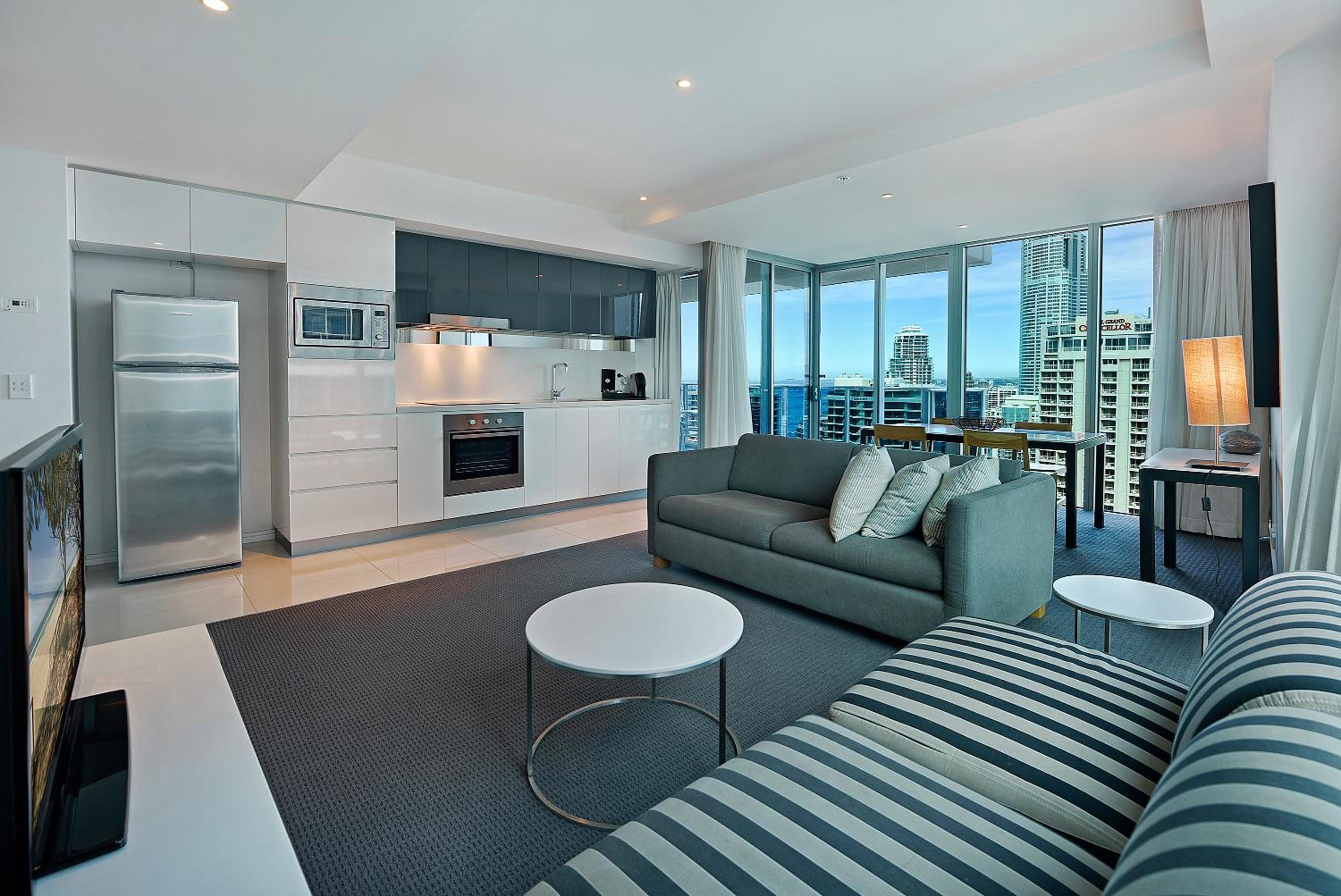 Number 1 H Residences - WiFi, Parking & More by Gold Coast Holidays