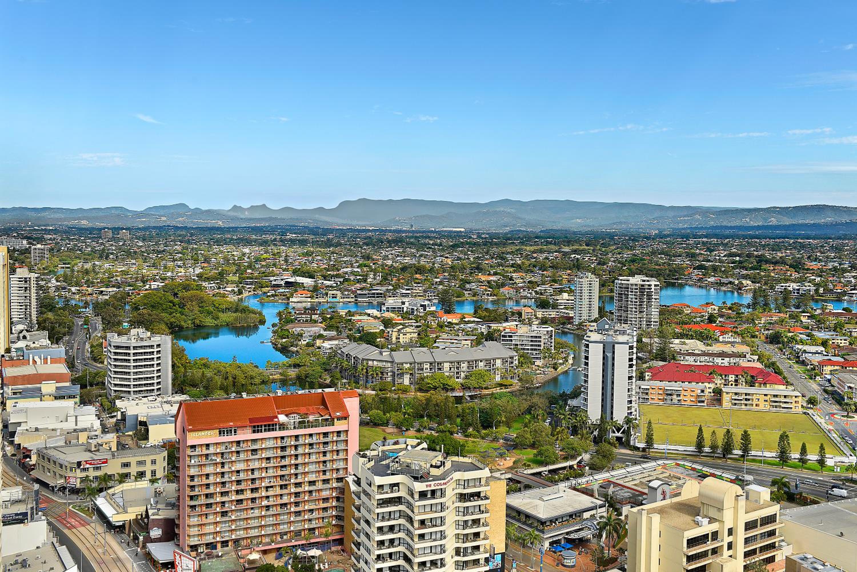 Number 1 H Residences - WiFi, Parking & More by Gold Coast Holidays