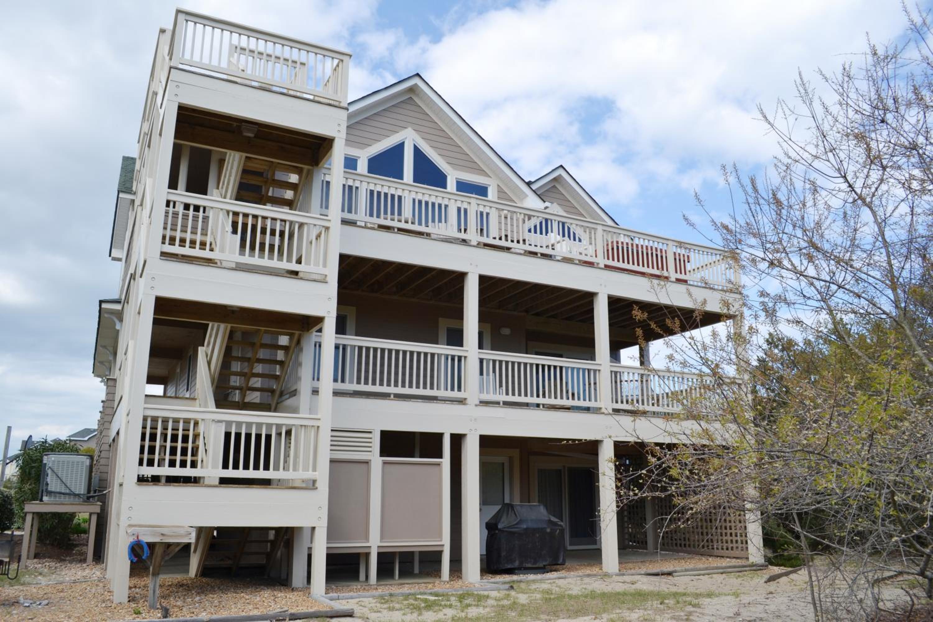 Crow's Nest - Corolla, Crown Point, 150 Yds to Beach, Hot Tub, Community Pool, Pets OK view 2