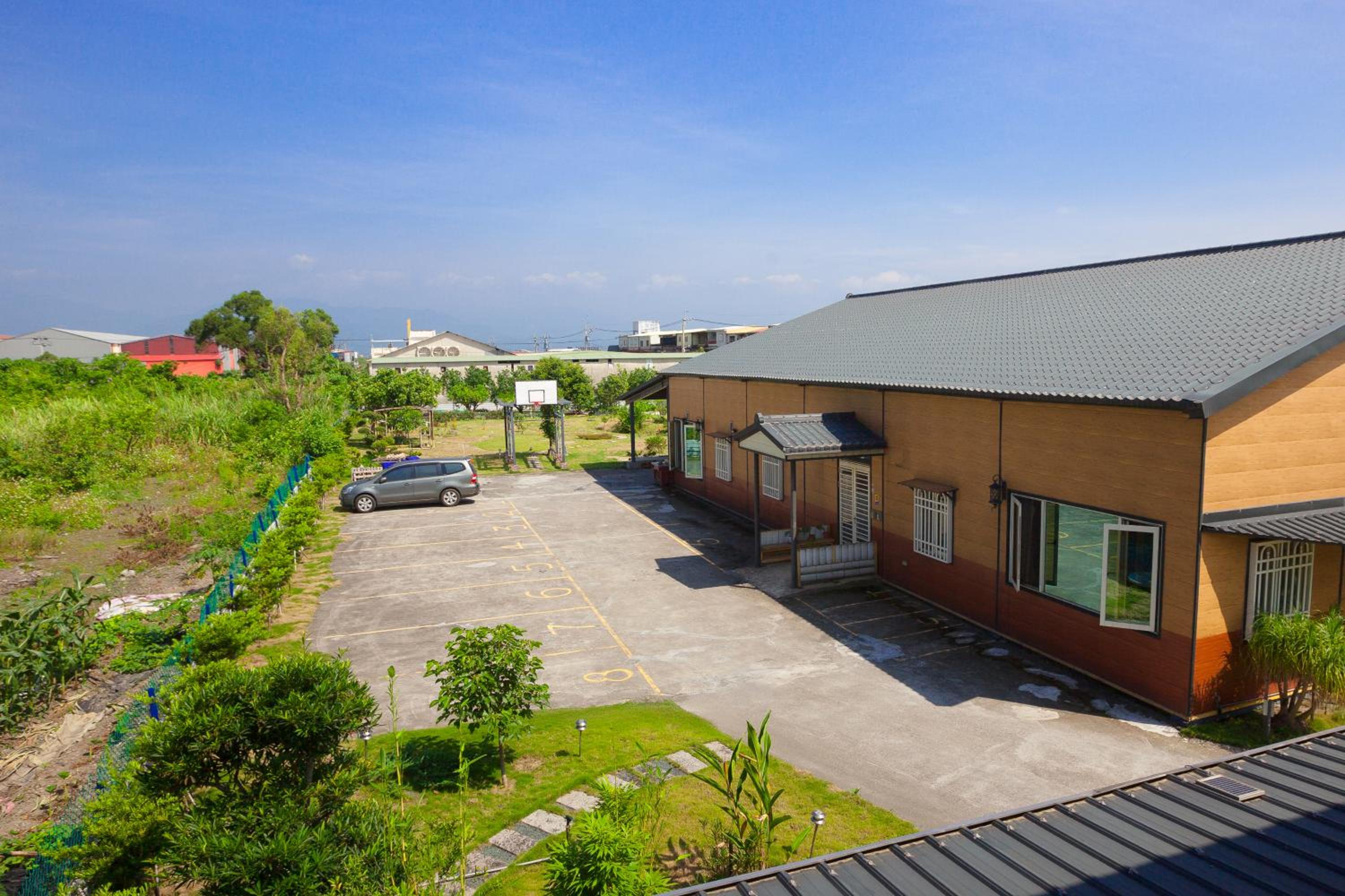 512 Huts Homestay