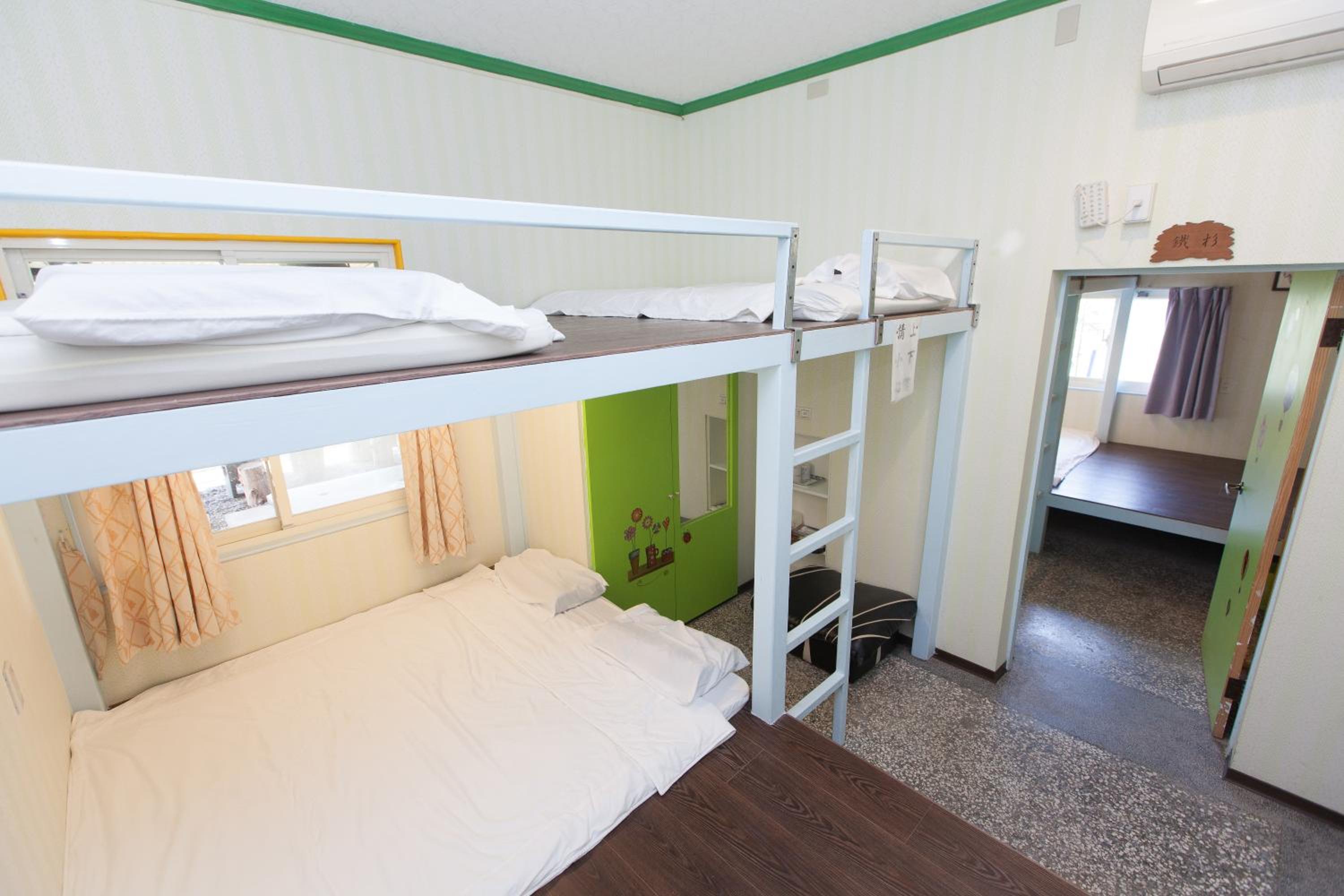 512 Huts Homestay