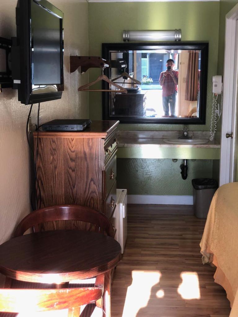 Kelseyville Motel