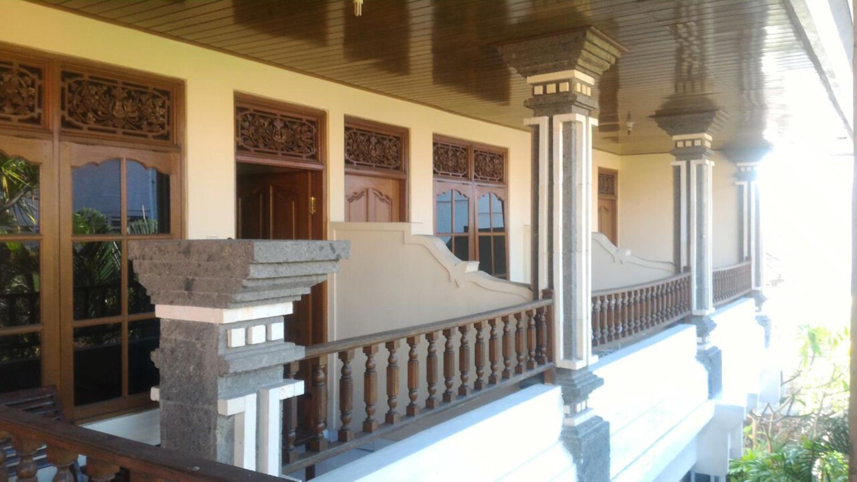 Adus Beach Inn