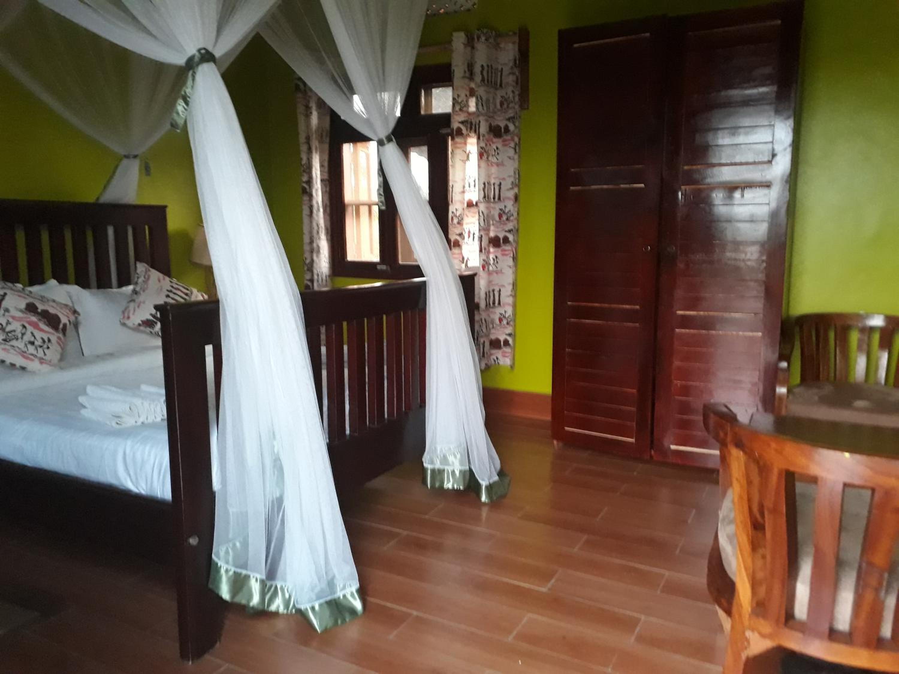Engiri Game Lodge and Campsite