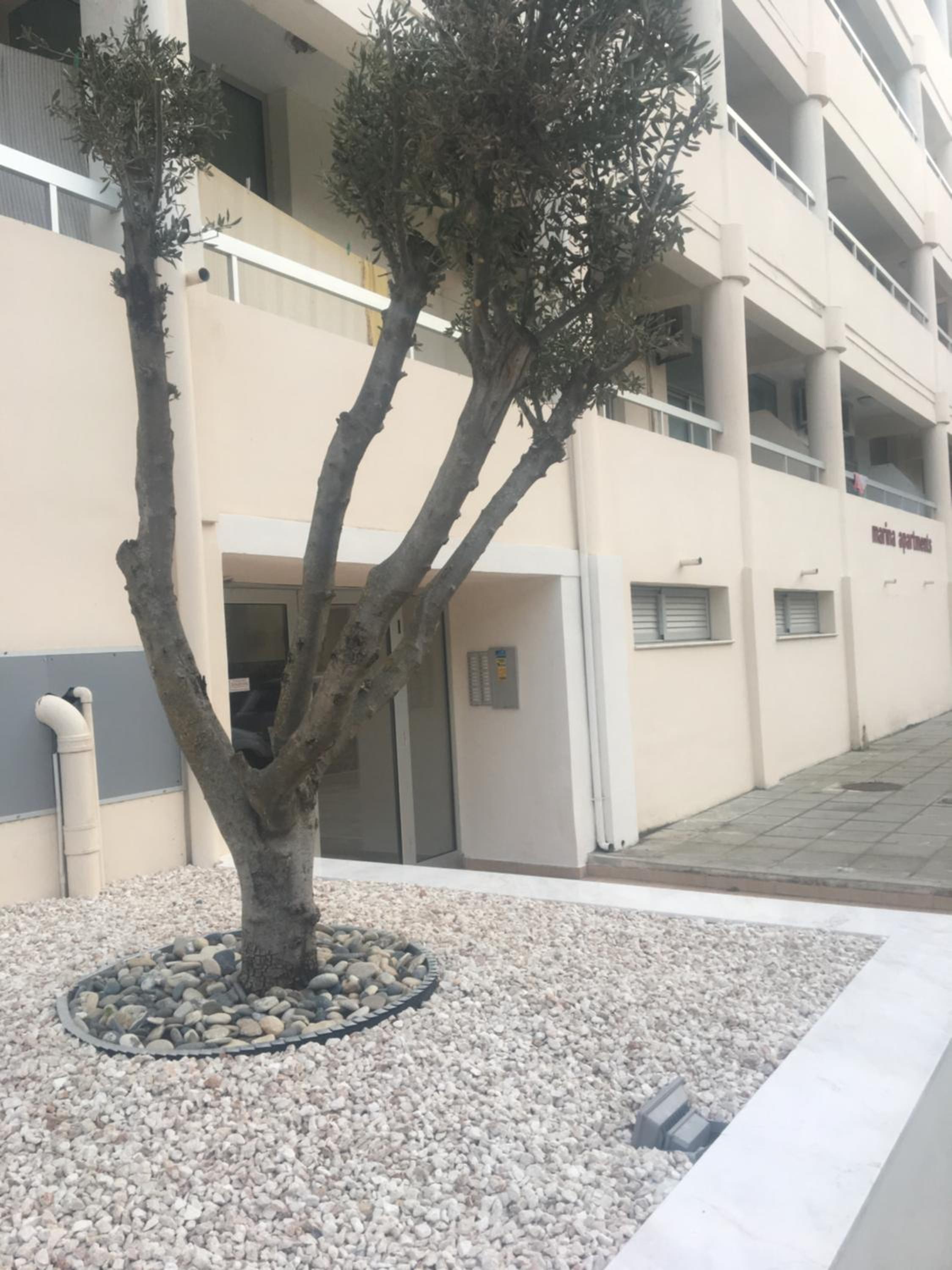 Marina Apartments 211