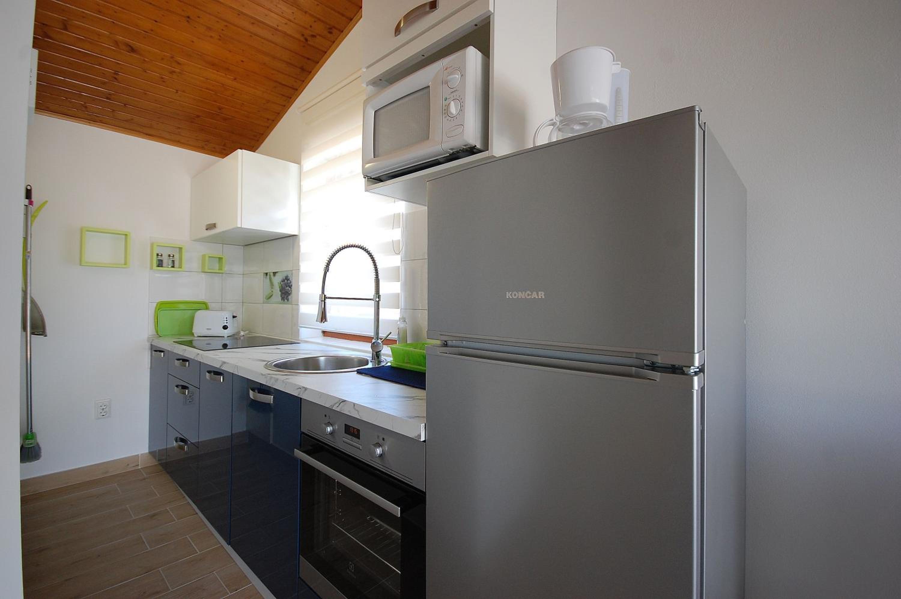 Apartment Bedenikovic by El-Pi Tours view 4