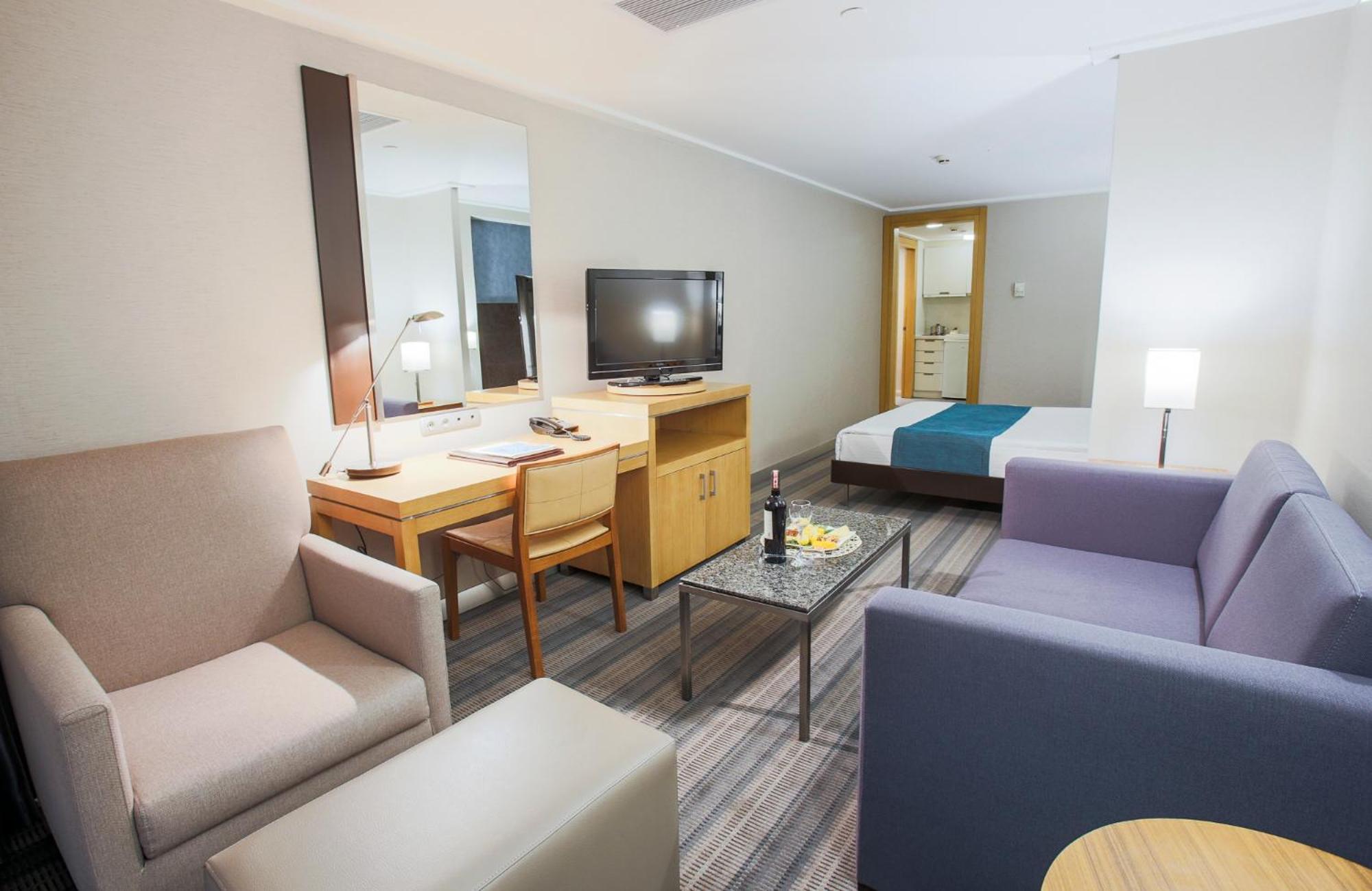 Housez Suites & Apartments Special Class - Image 7