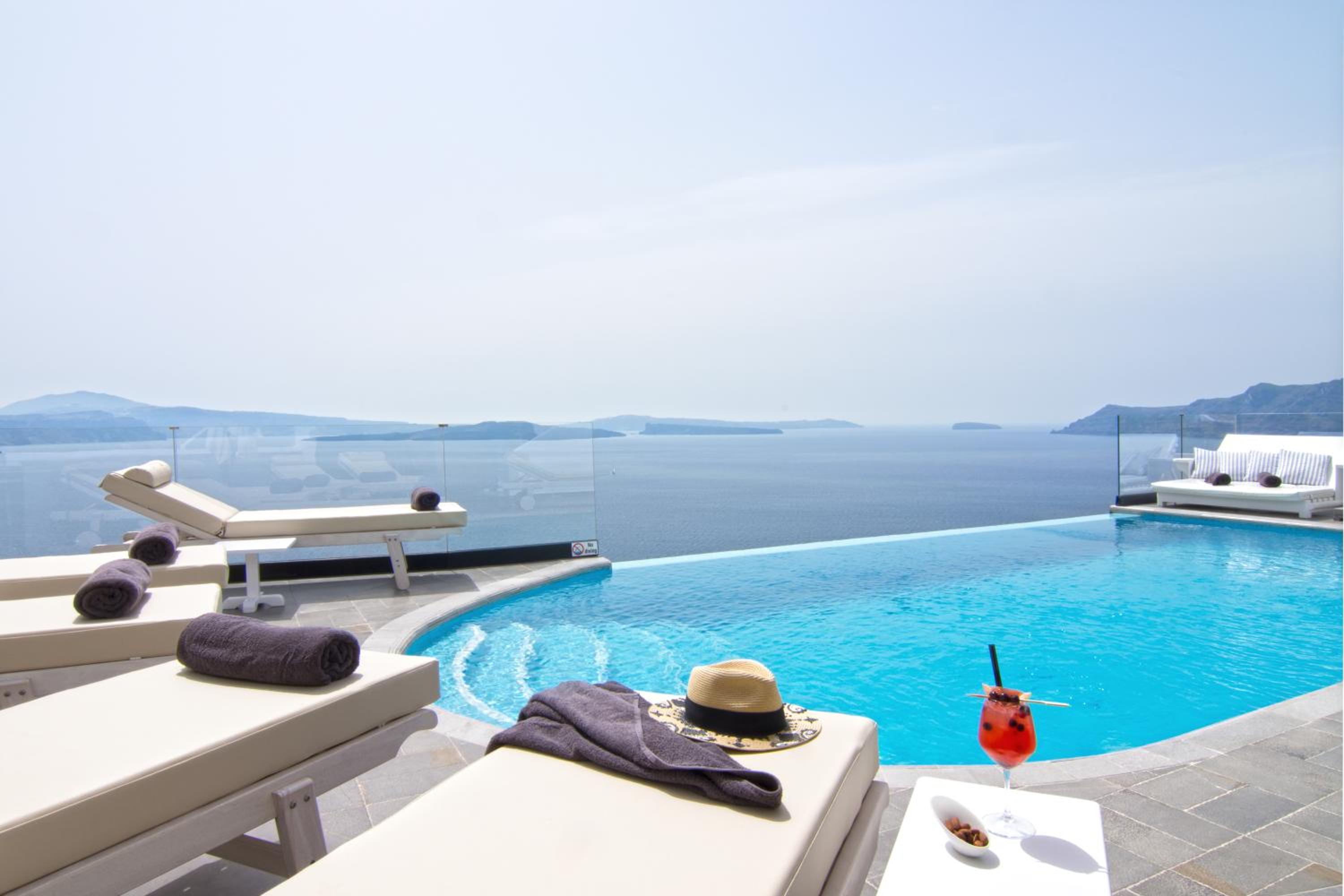 Santorini Secret Suites & Spa 14