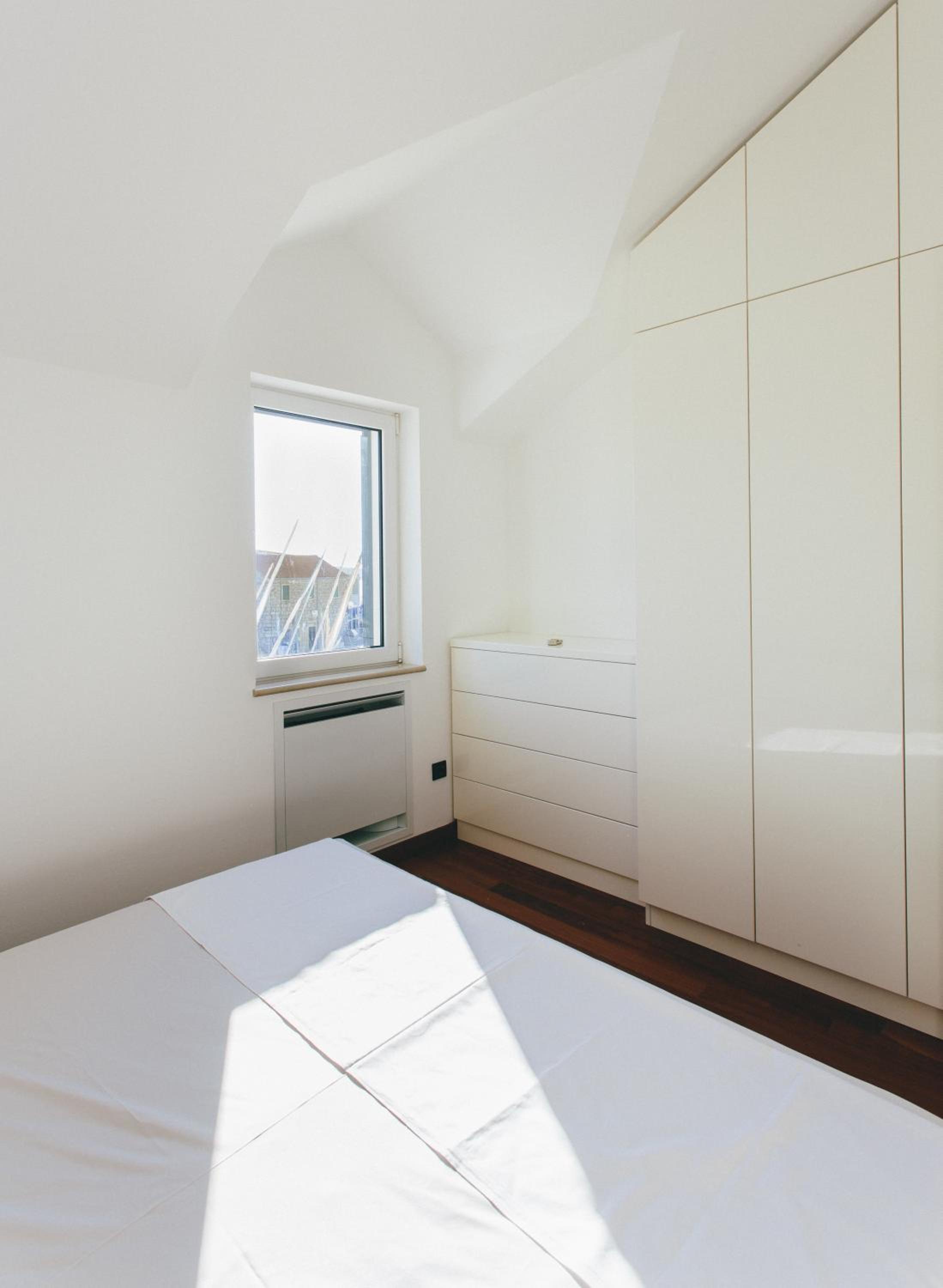 Superb main square residence view 4
