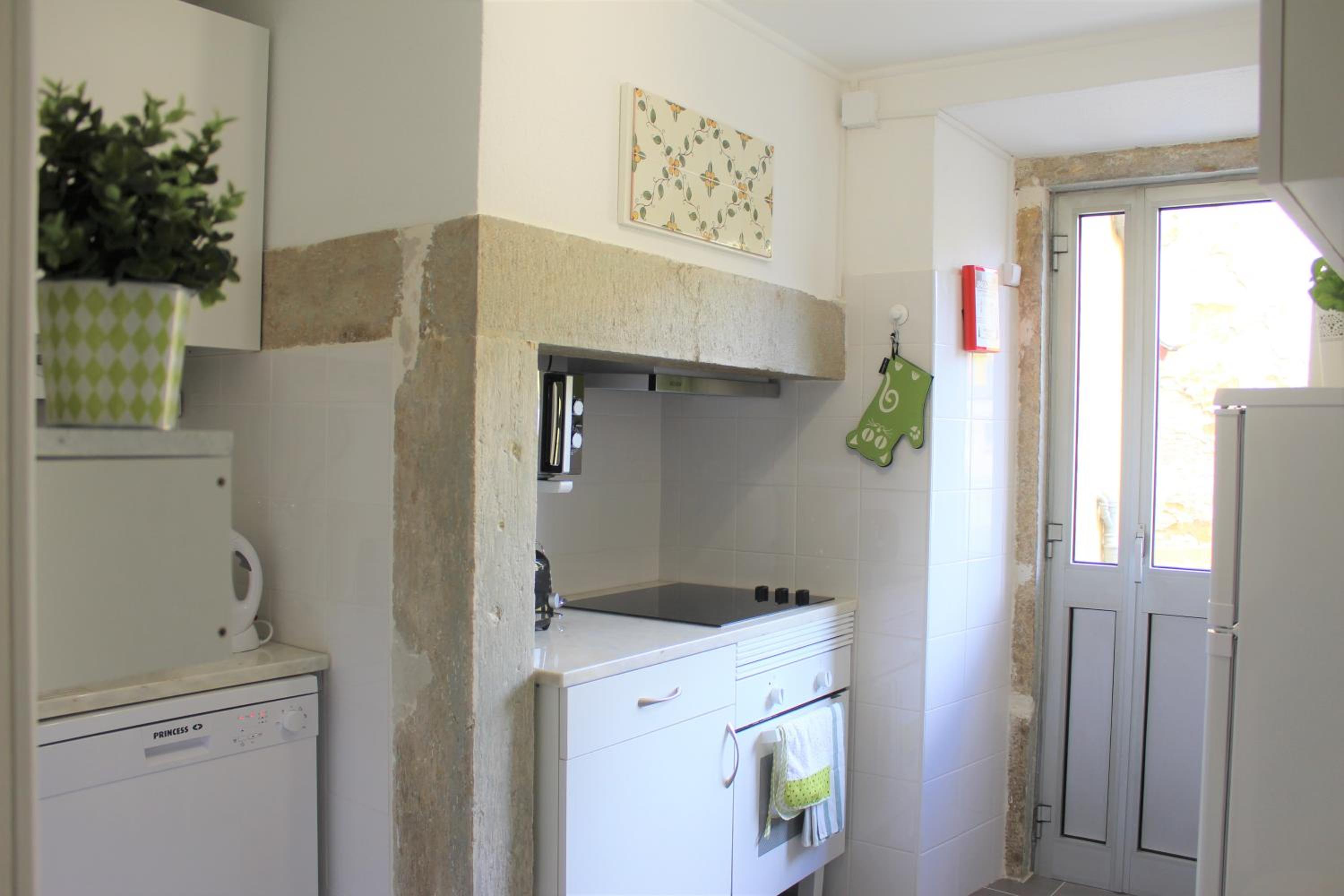 Bird's Nest Lisbon Apartment view 5