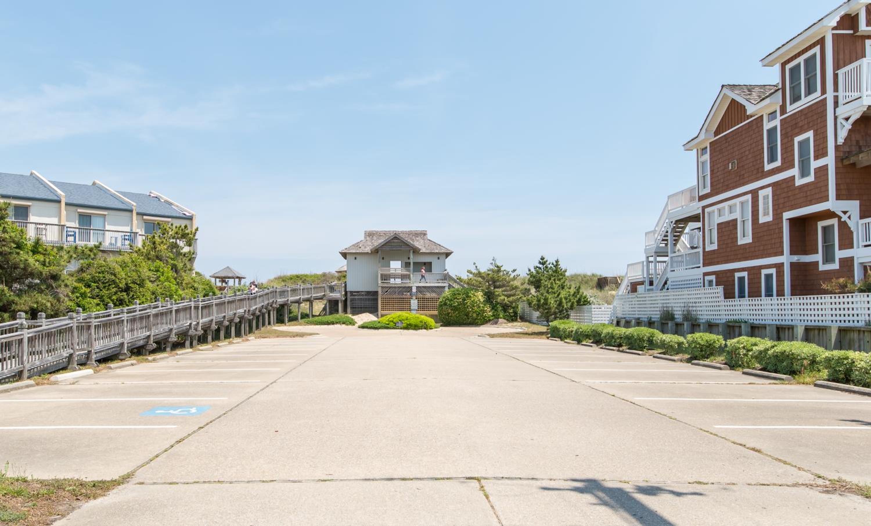 Carolina Dreamin' - Nags Head, Private Beach Access w/Parking Passes, Pool, Hot Tub, Pool Table, Pets OK view 5