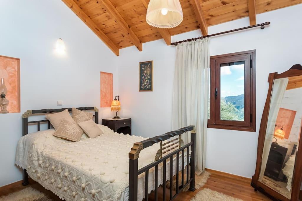 Samarian Cottage view 5