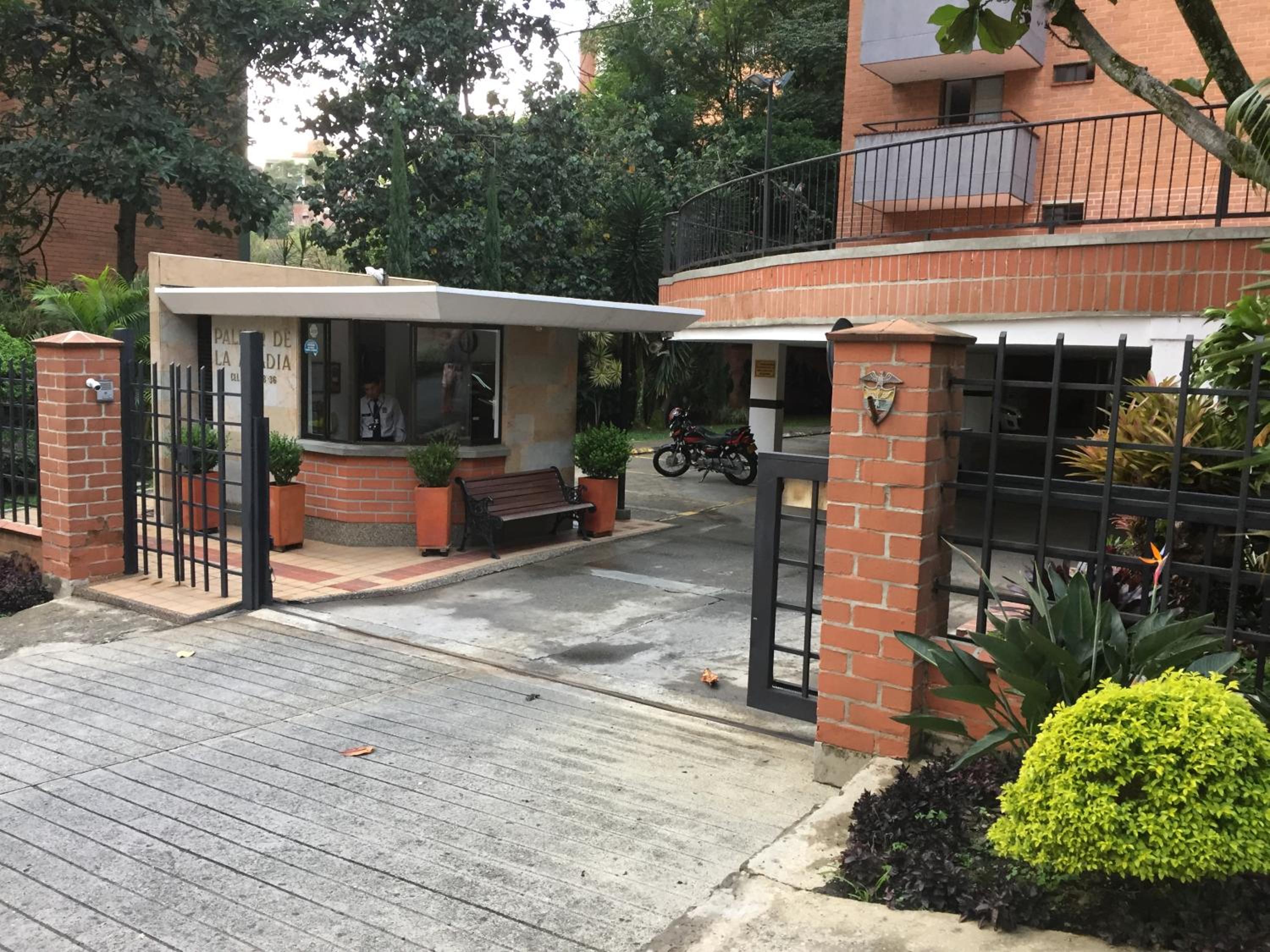 Apartamento cómodo , grande en Poblado Medellín