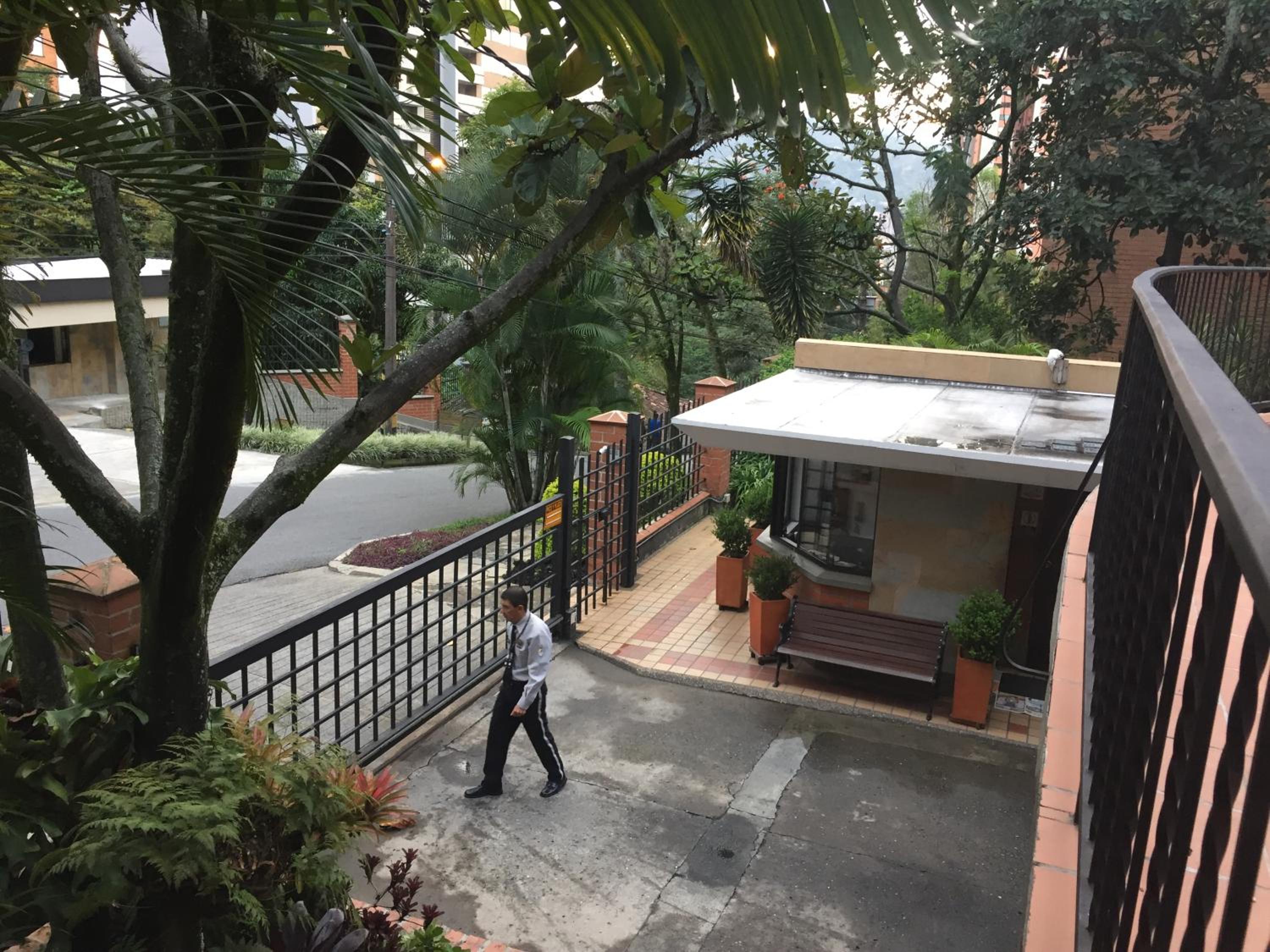 Apartamento cómodo , grande en Poblado Medellín