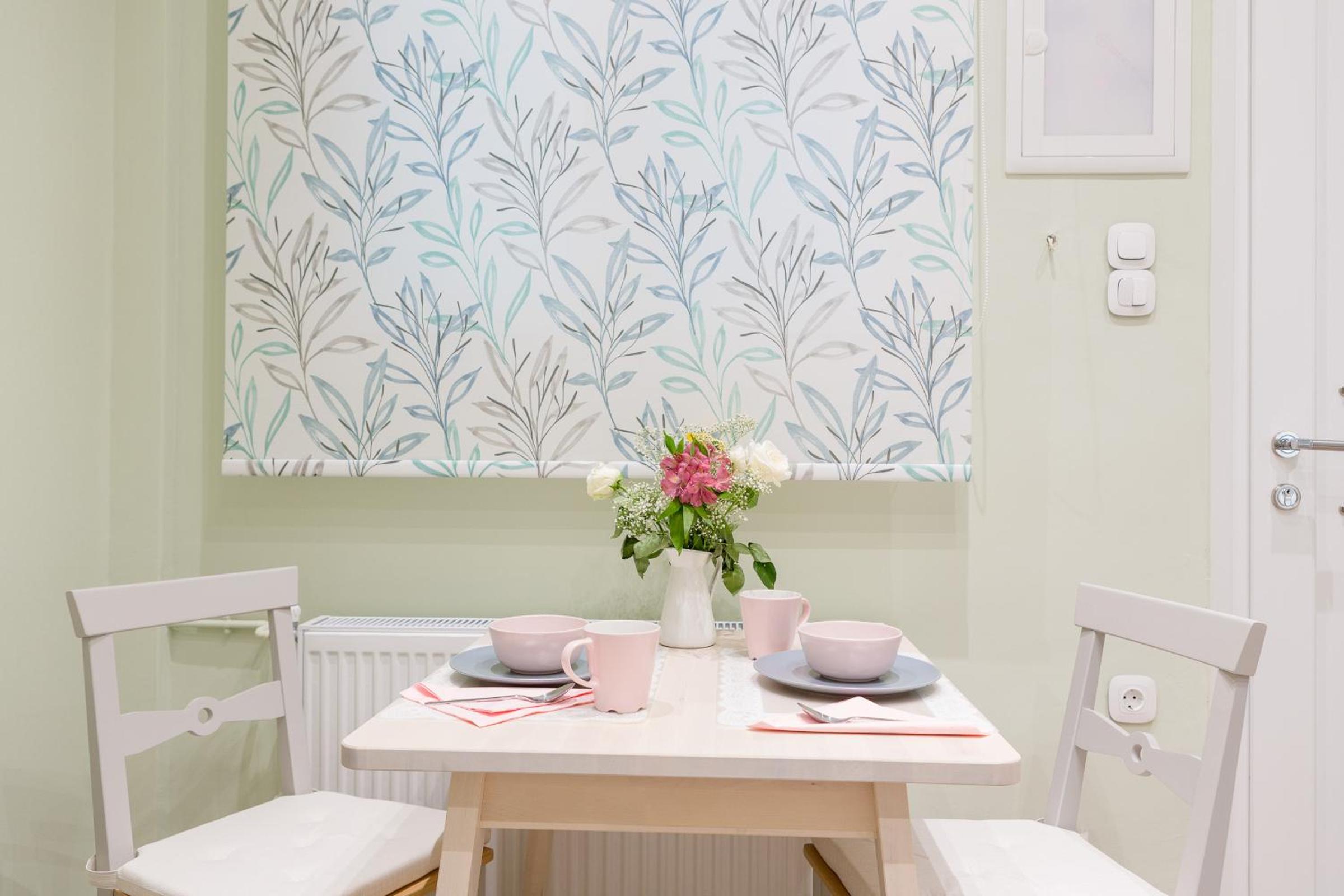 Grandma's Chic & Bright Athenian home with a Patio