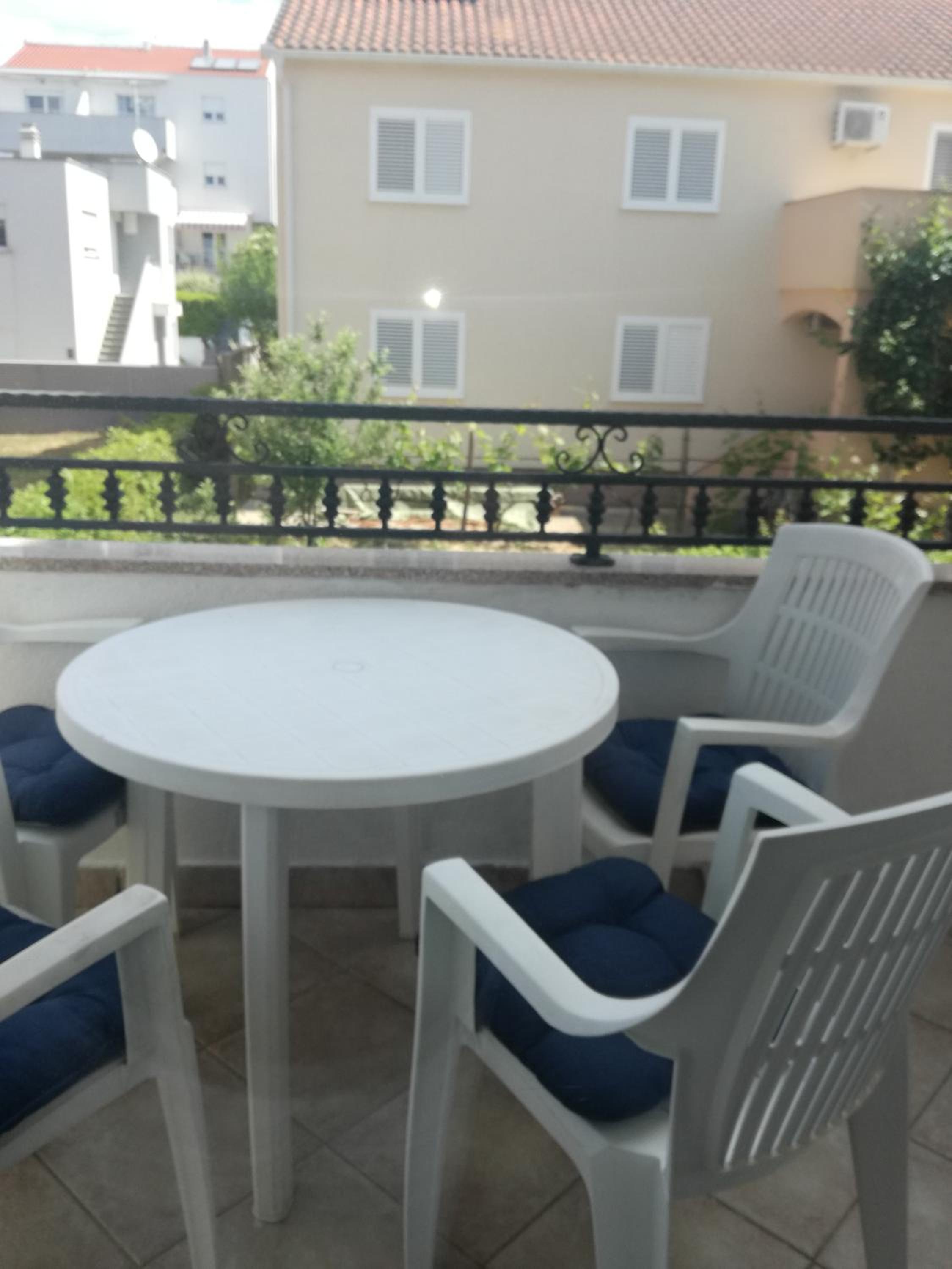 Rooms & Apartment Hegic with parking