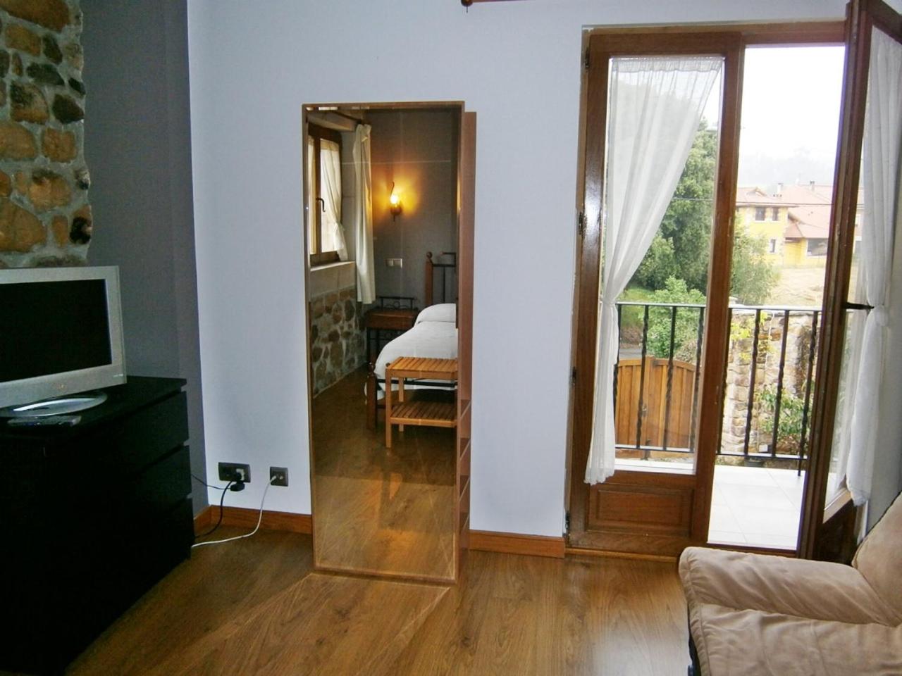 Photo 104