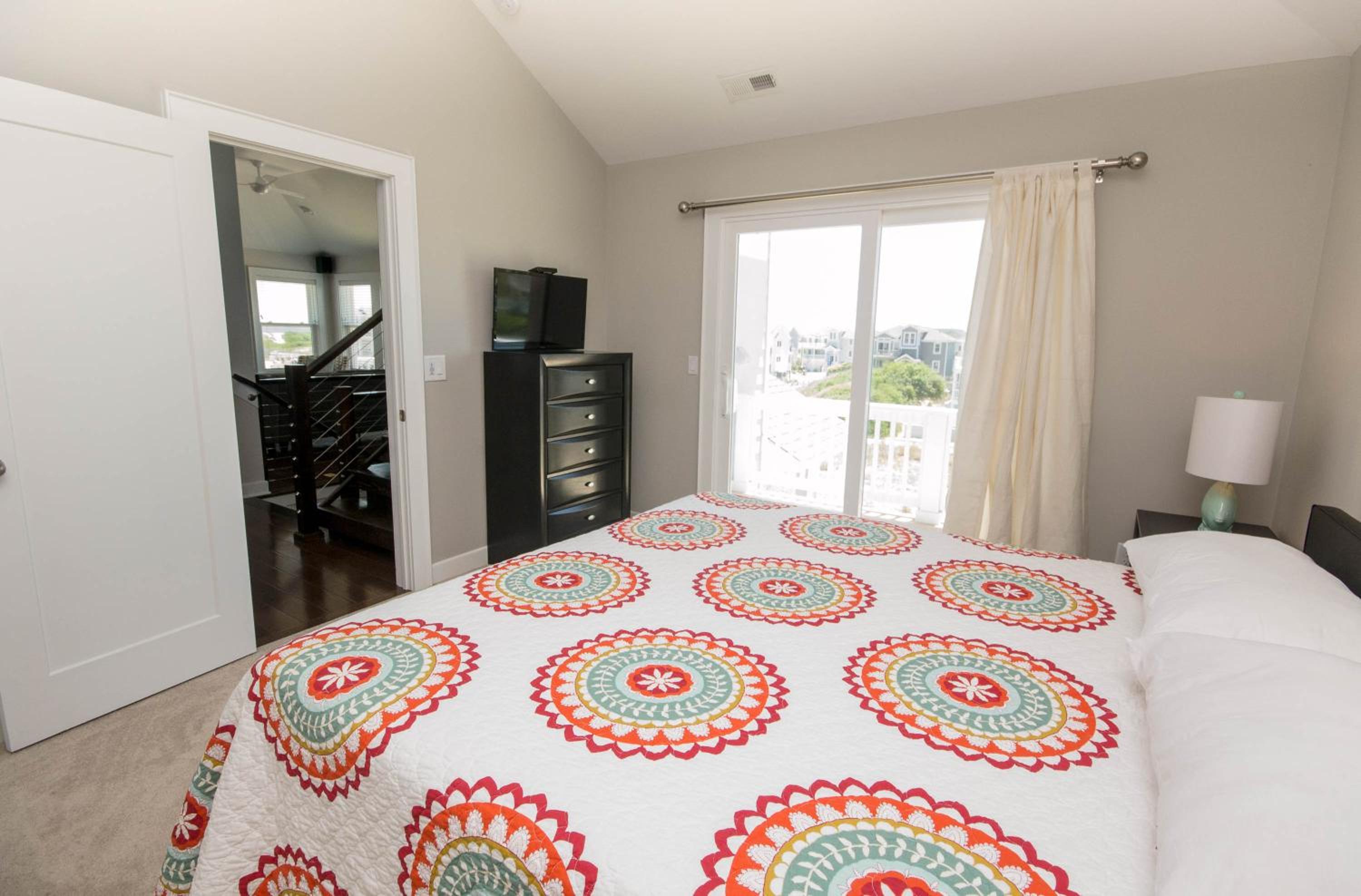 Bella Madrey - Corolla, Ocean Sands, 200 Yds to Beach, Ocean & Lake Views, Large Pool, Hot Tub view 5