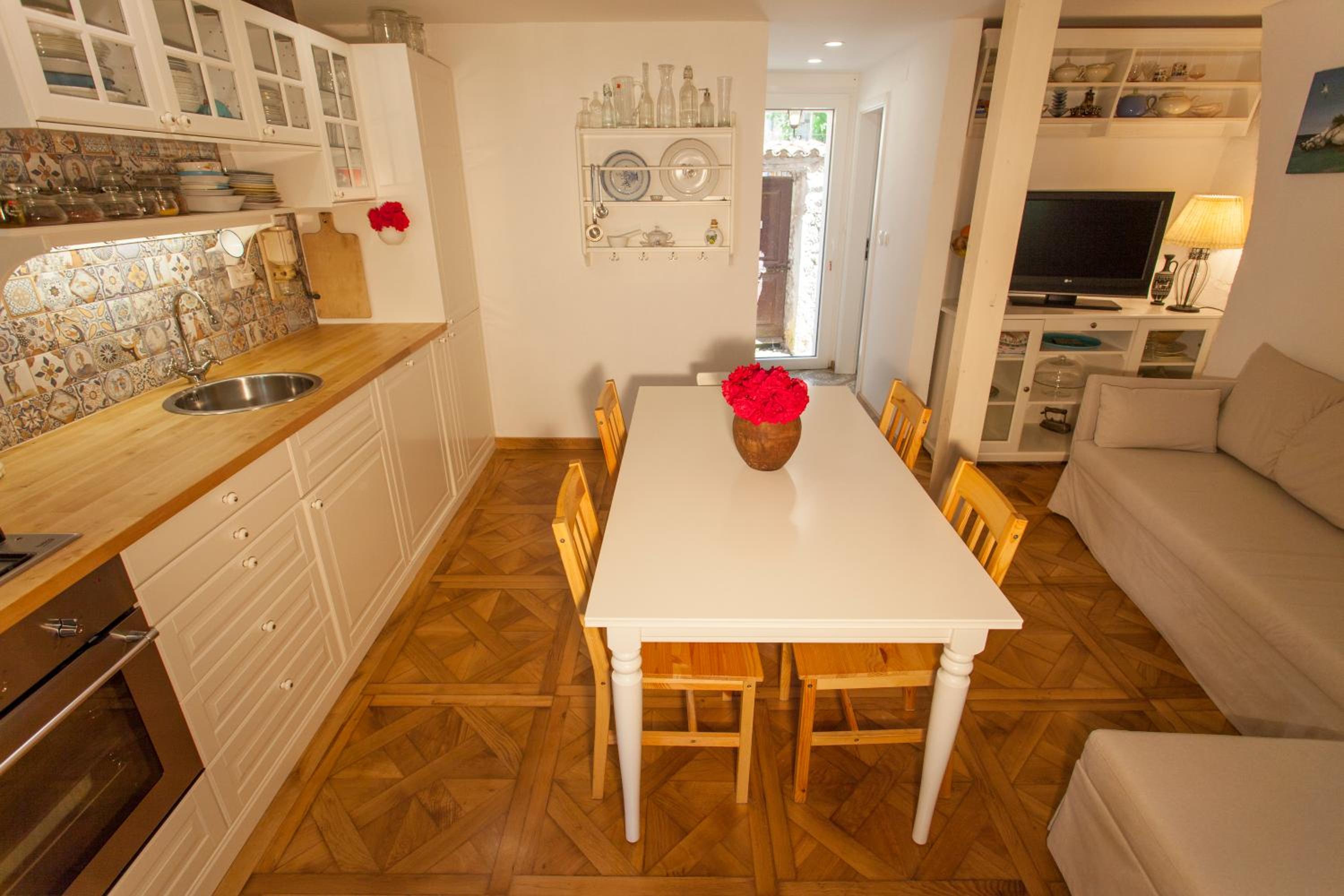 Barbarossa House with parking view 5