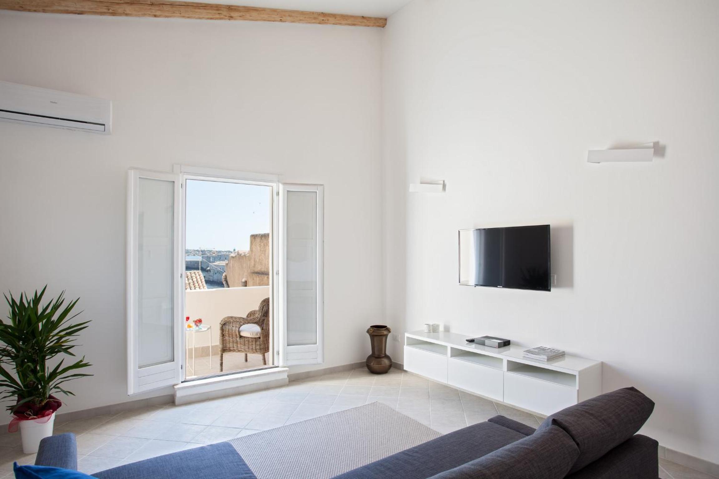 Attico Maniace view 5