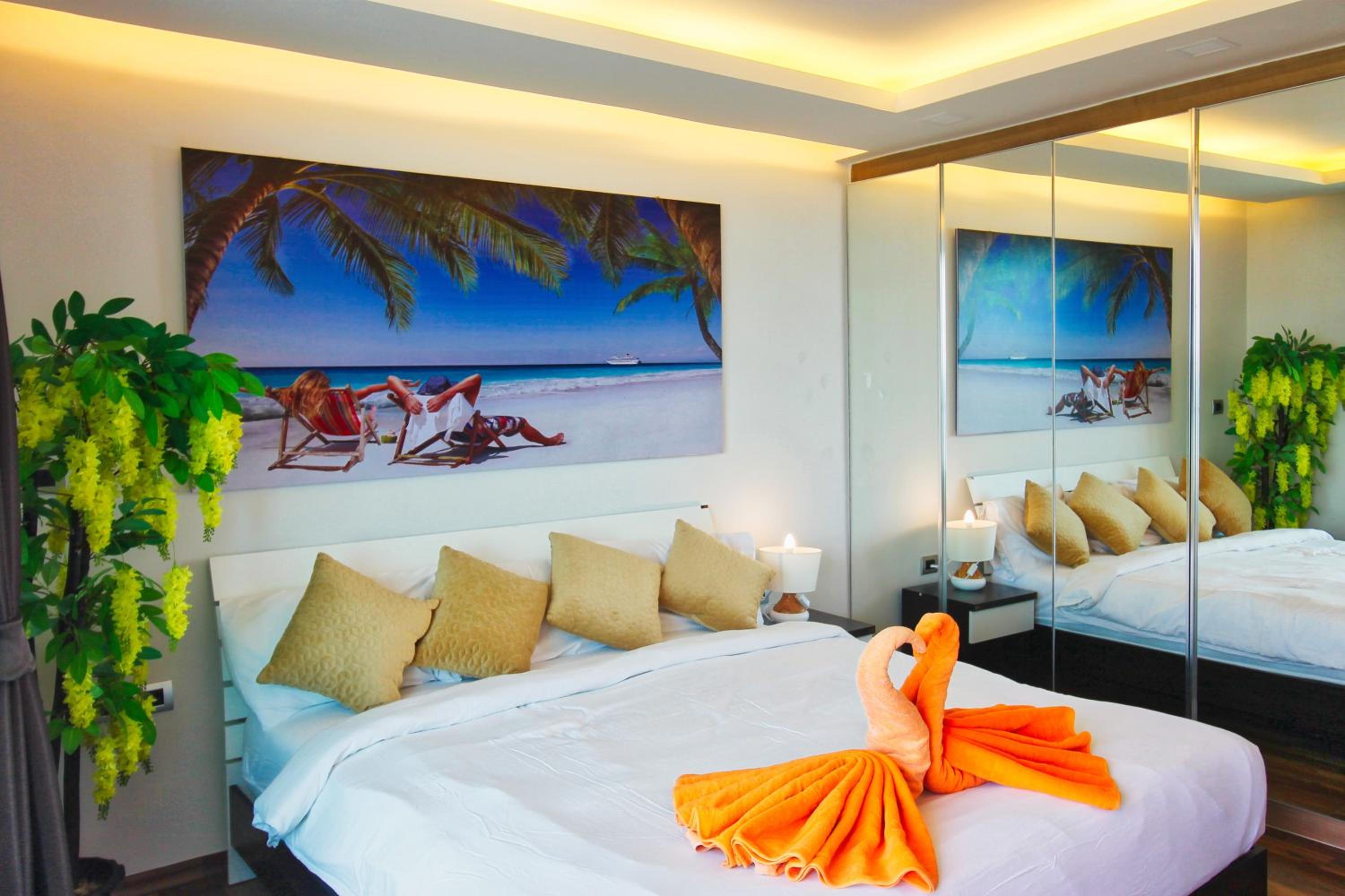 The Peak Towers - Luxury High Floor Ocean View - 2 Pools & Gym