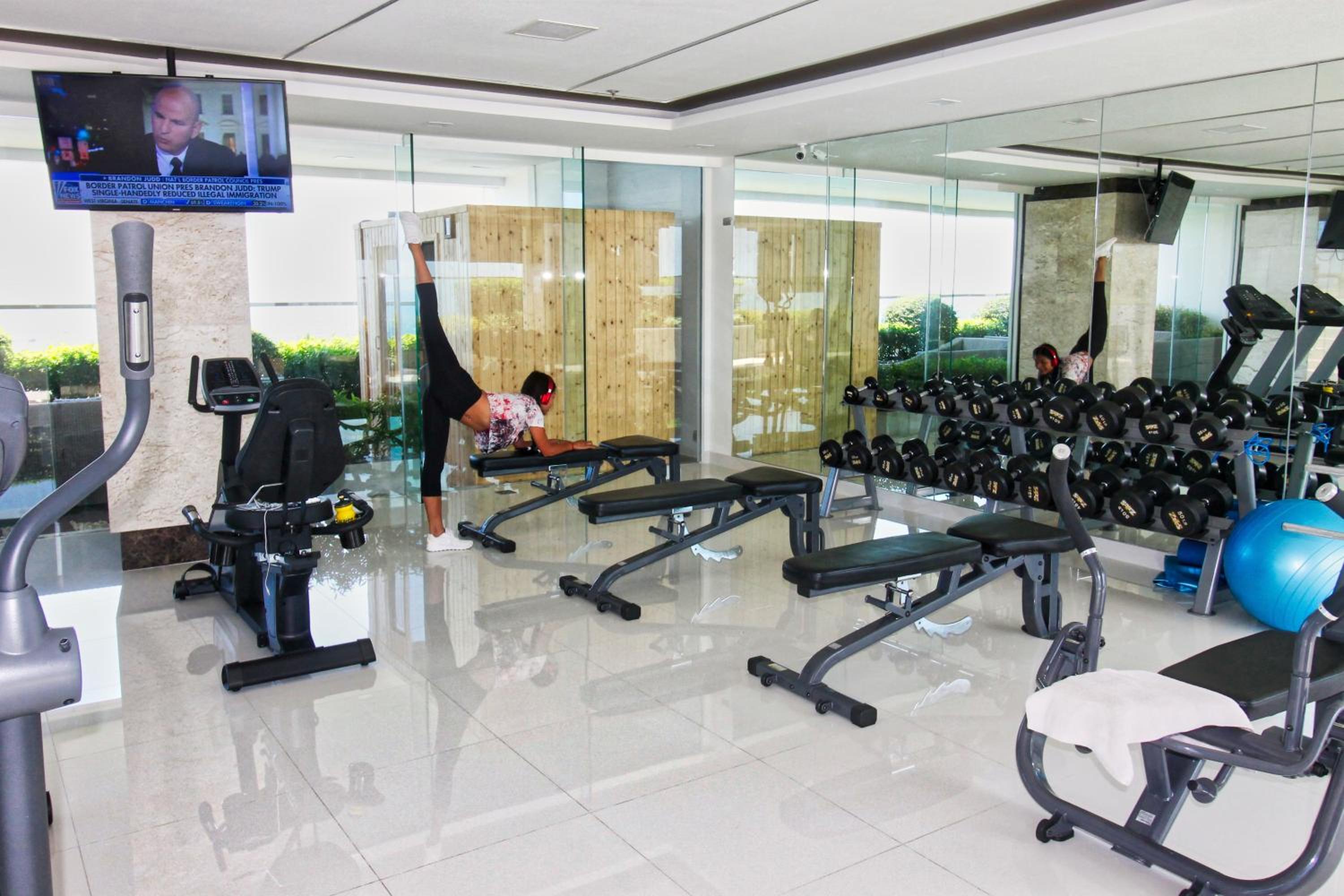 The Peak Towers - Luxury High Floor Ocean View - 2 Pools & Gym