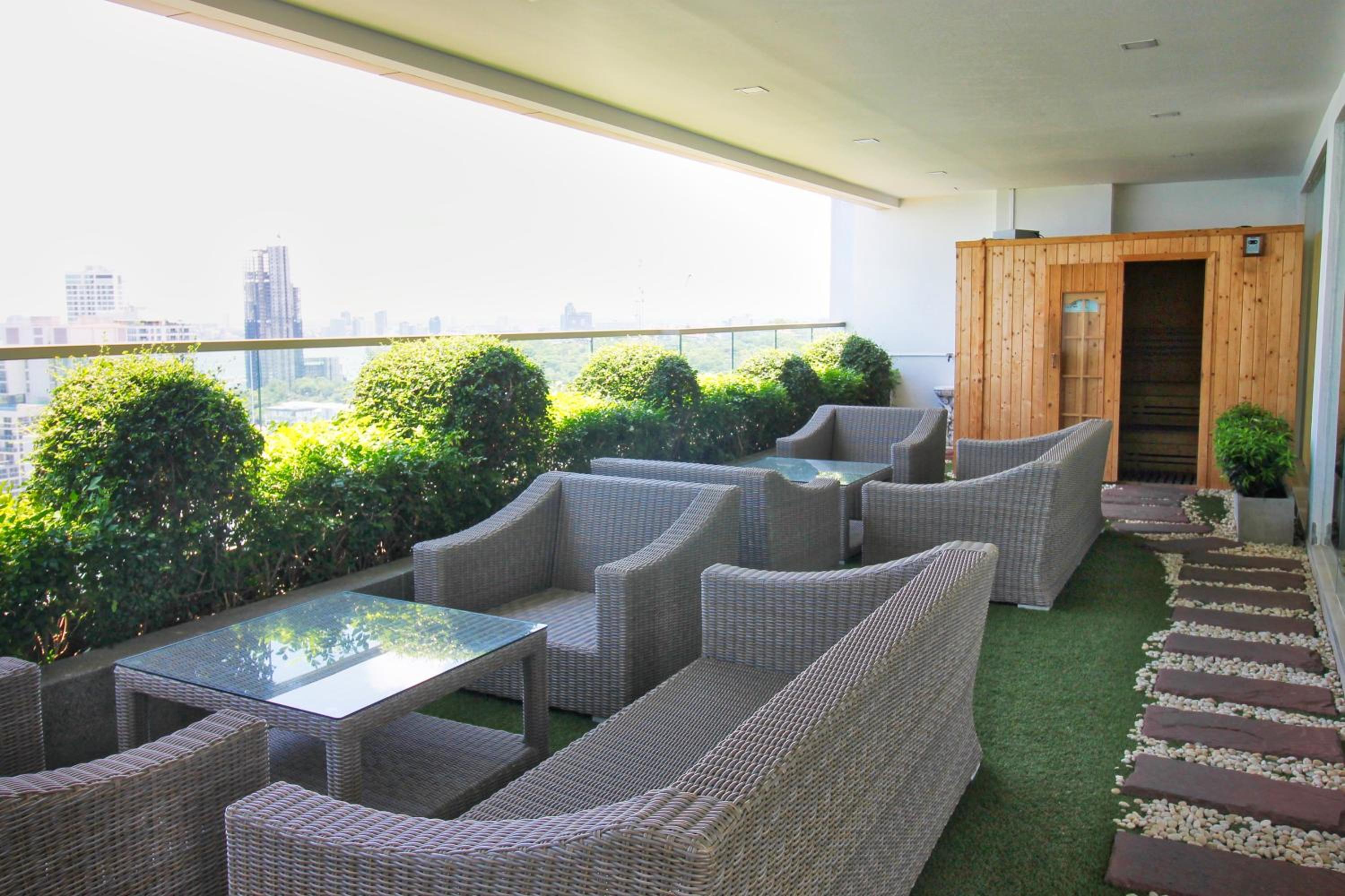 The Peak Towers - Luxury High Floor Ocean View - 2 Pools & Gym