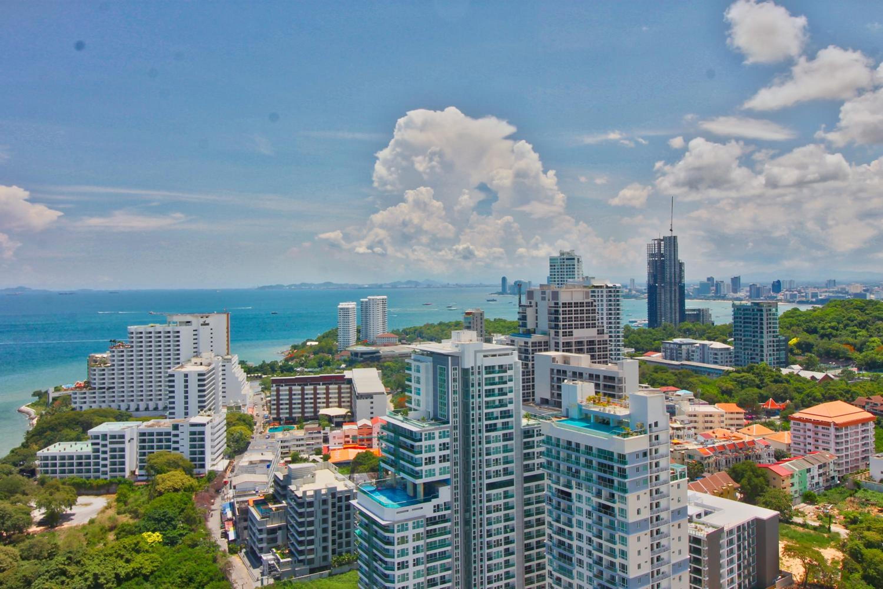 The Peak Towers - Luxury High Floor Ocean View - 2 Pools & Gym