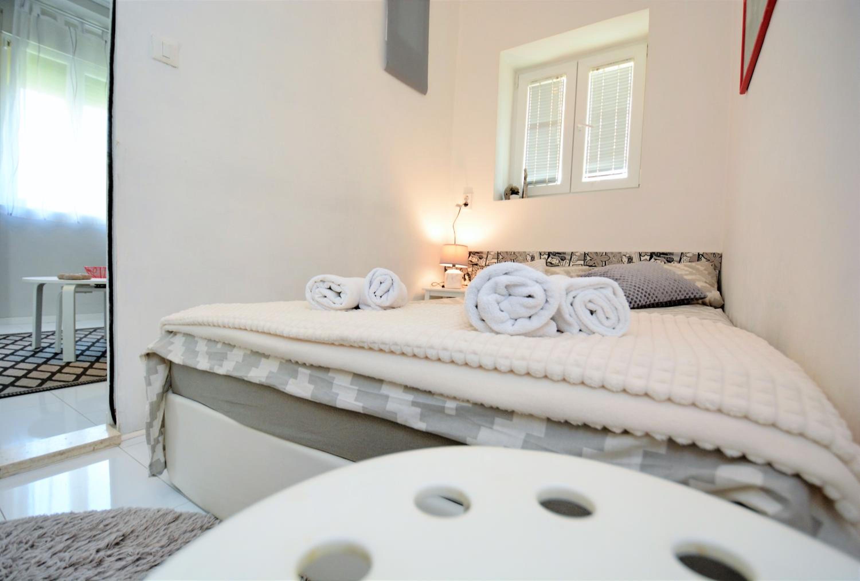 Apartment Populare view 3