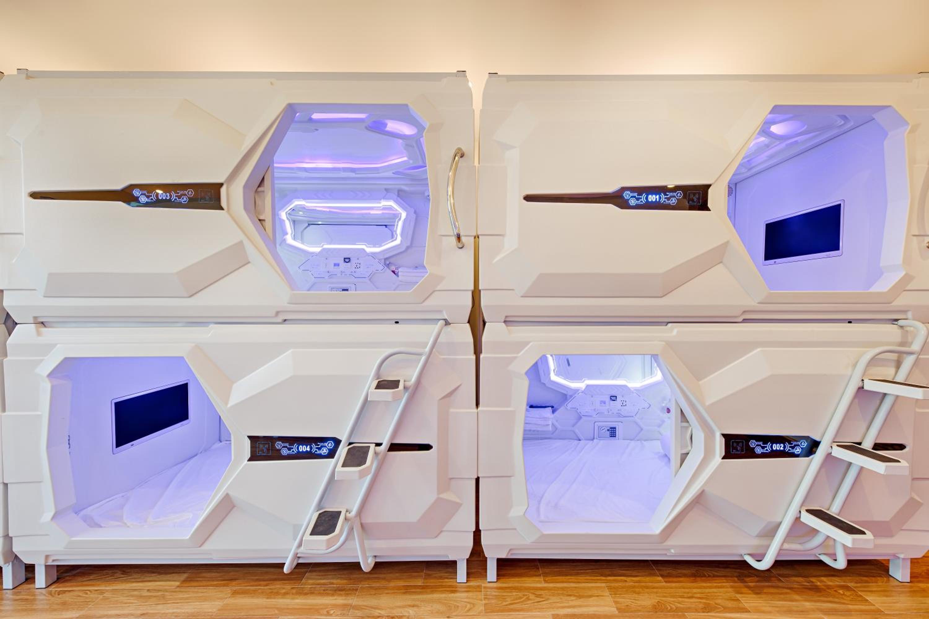 Danang Capsule Hotel & Rooftop Bar