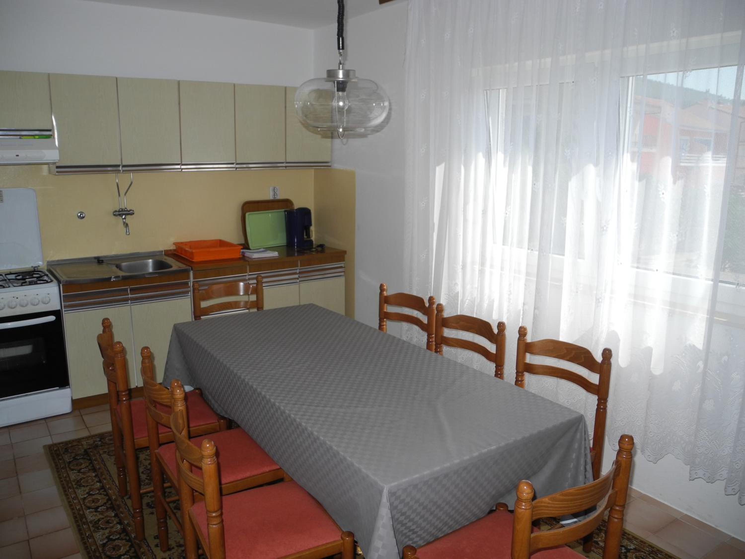 BED Apartment with 3 bedrooms and balcony view 5