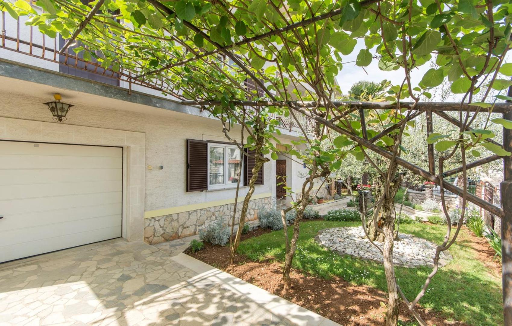 Apartments Emili - Property Image 2