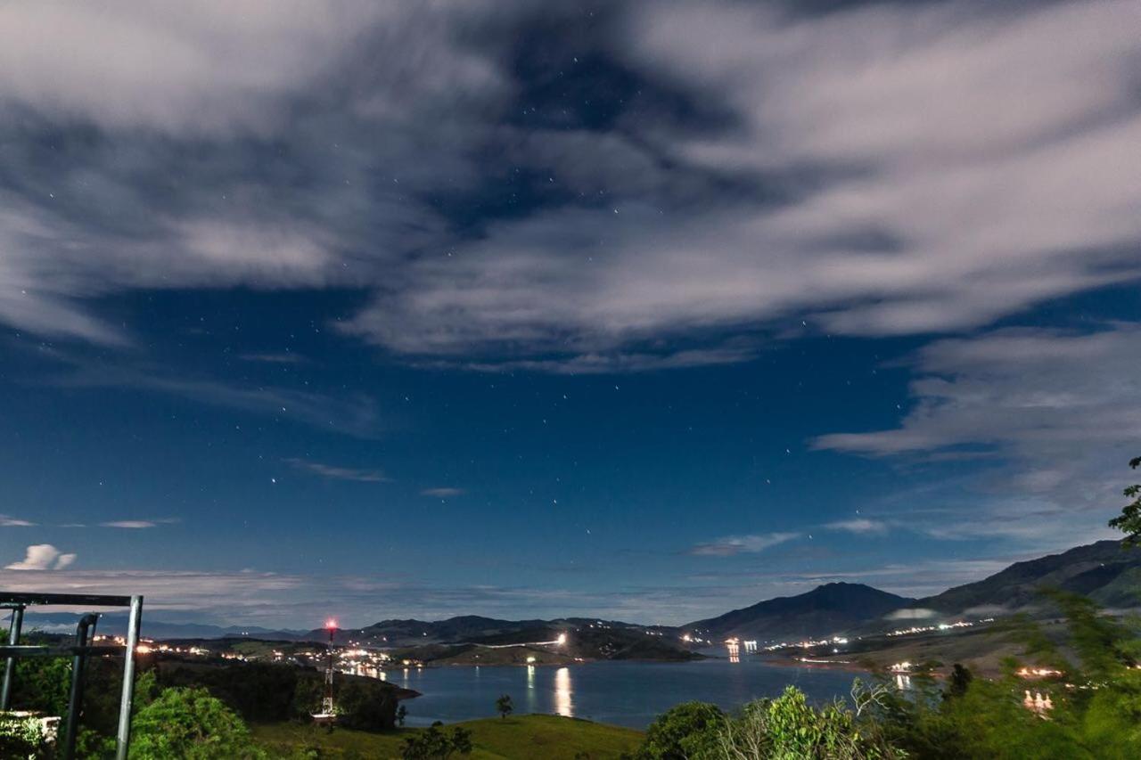 La cabaña del lago Calima