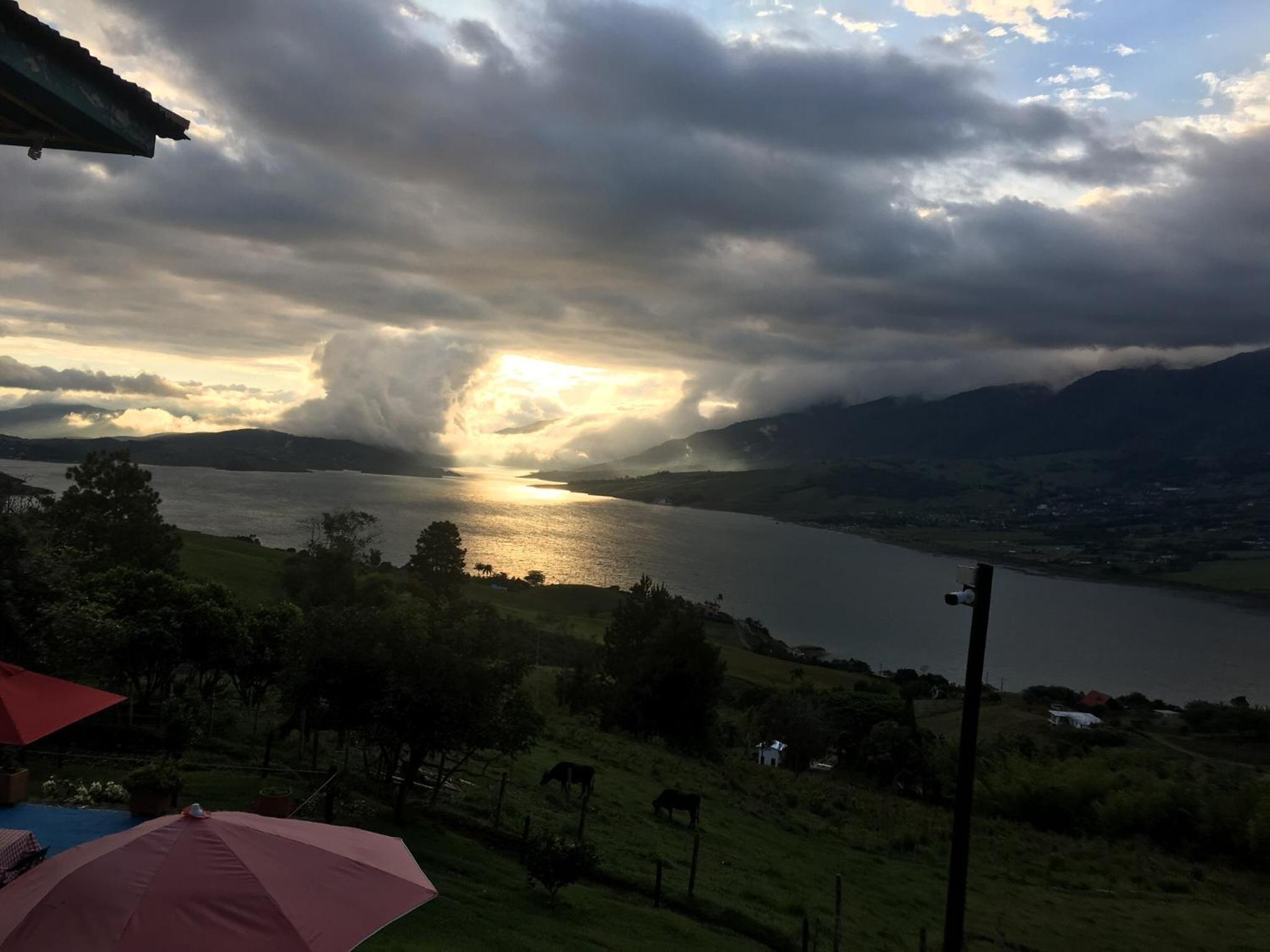 La cabaña del lago Calima