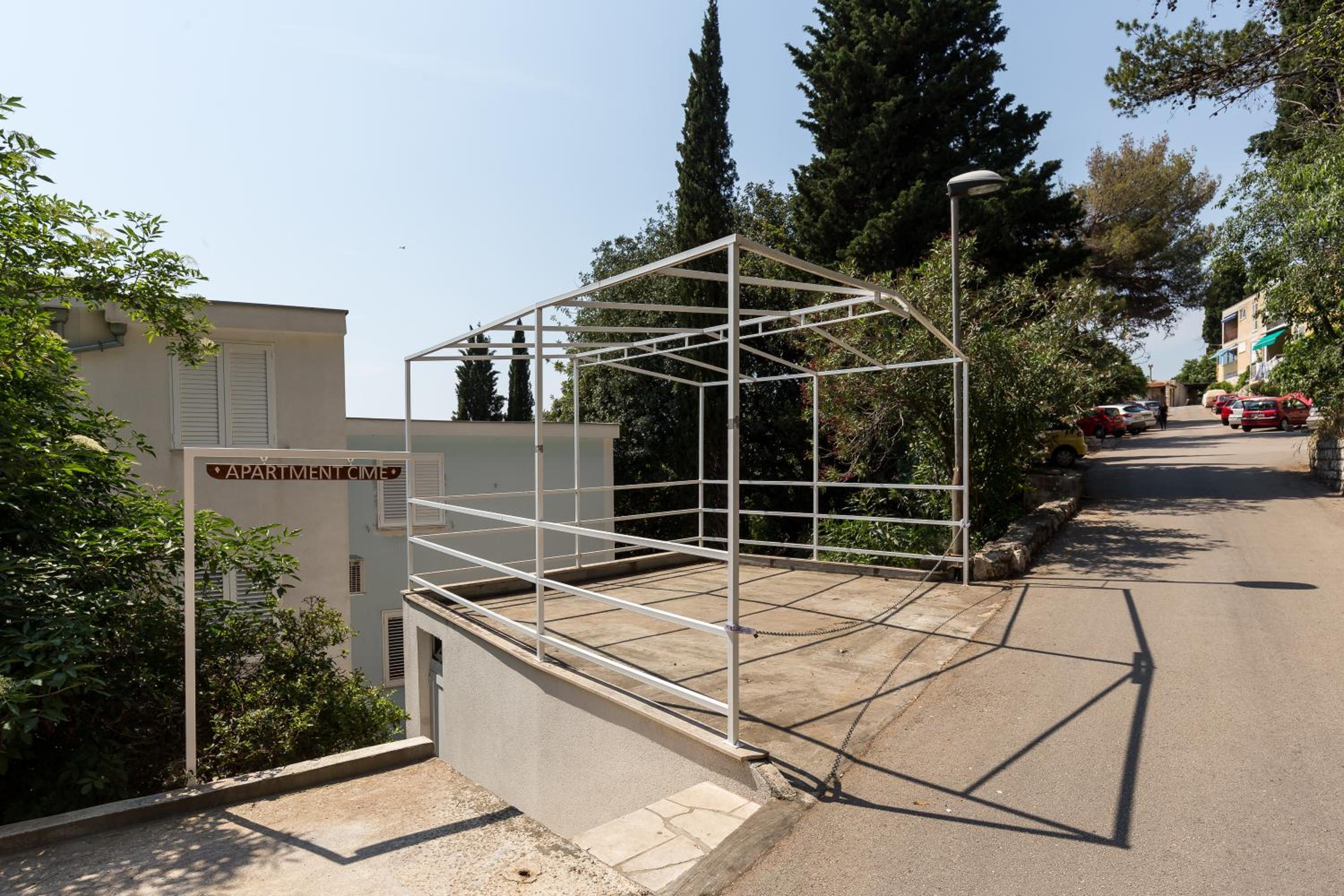 Apartment One , sea view , free parking