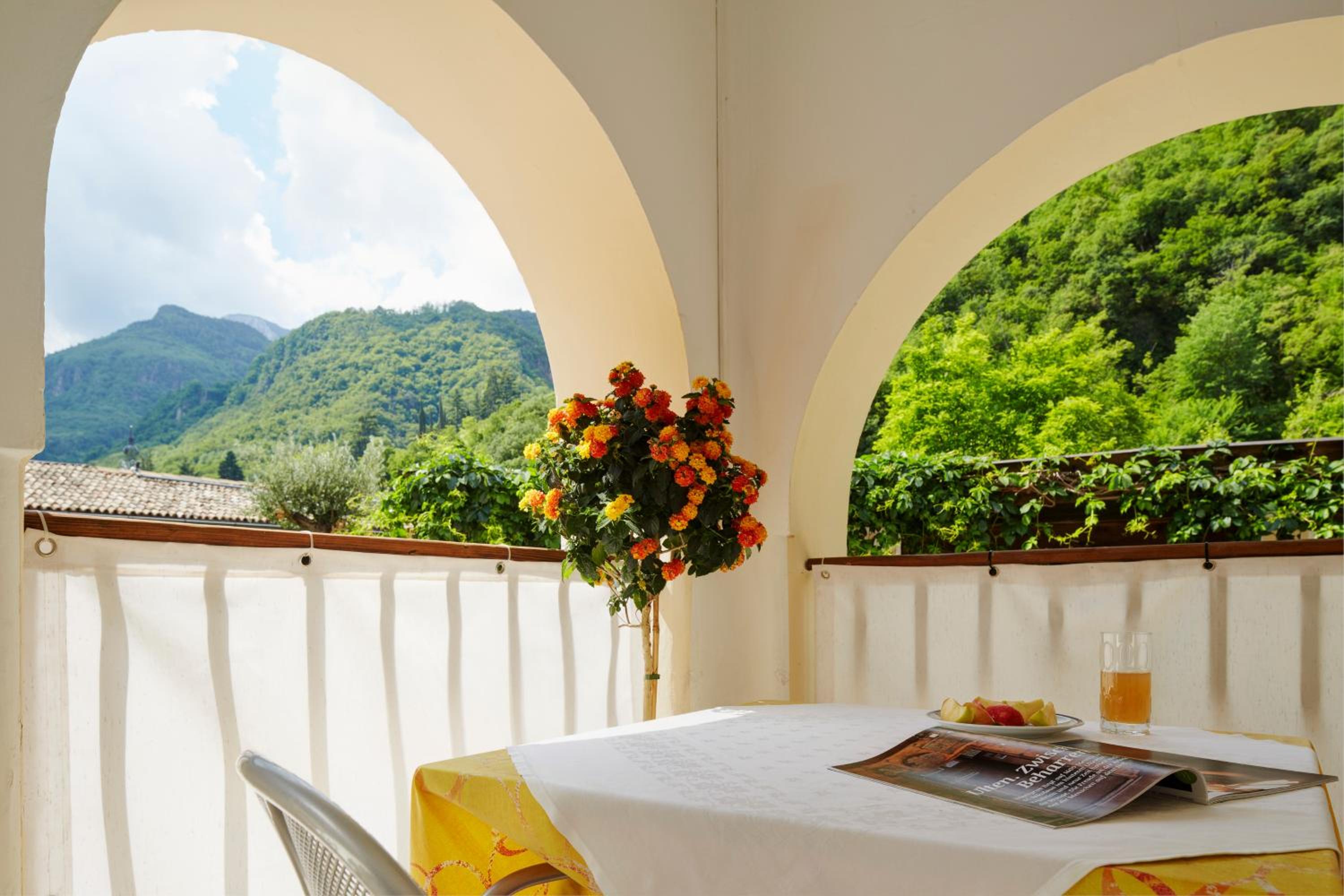 Kreuzwegerhof Nals - Historic Nature Stay with Pool near Meran & Bozen