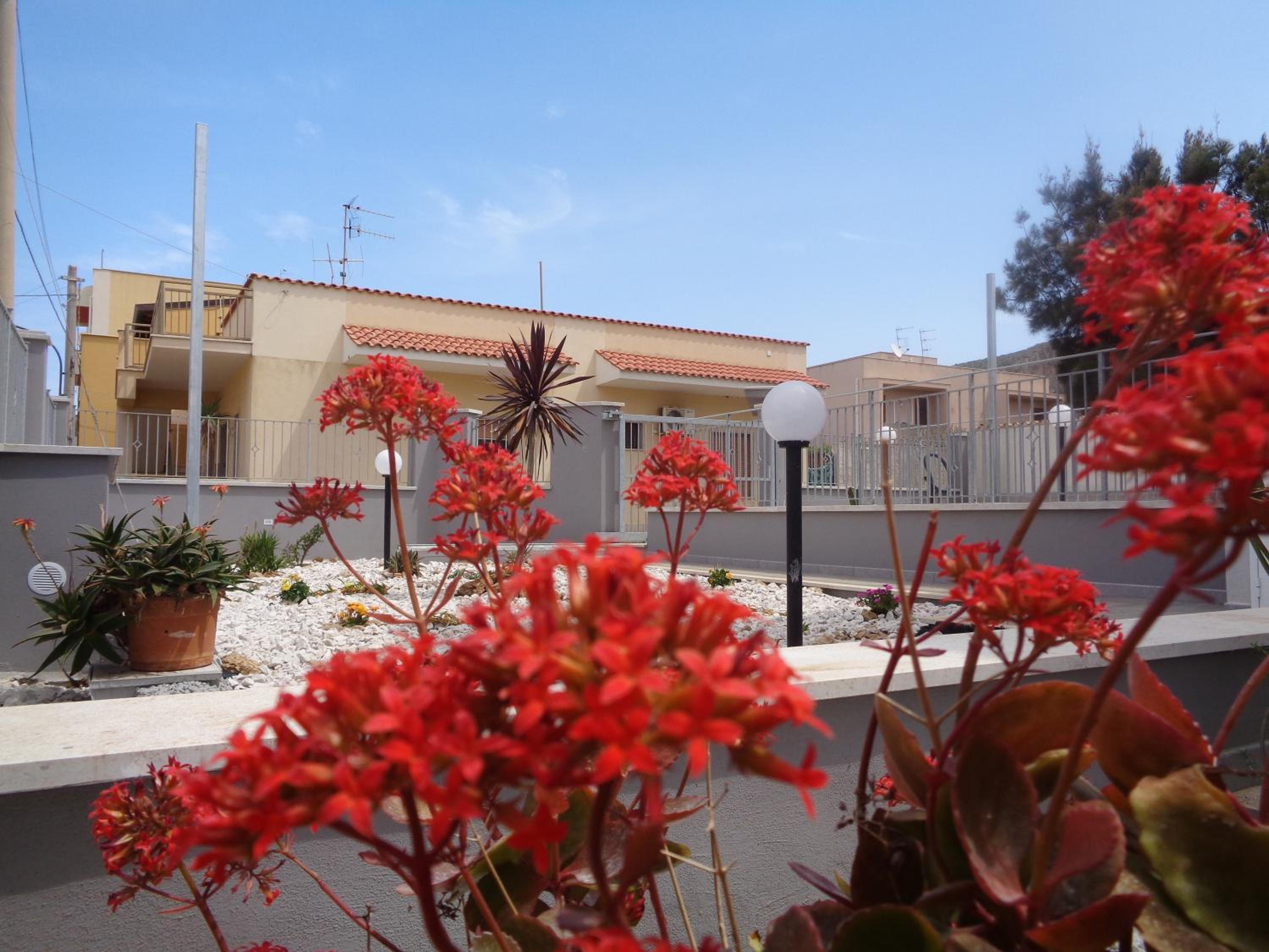Eryx Apartments