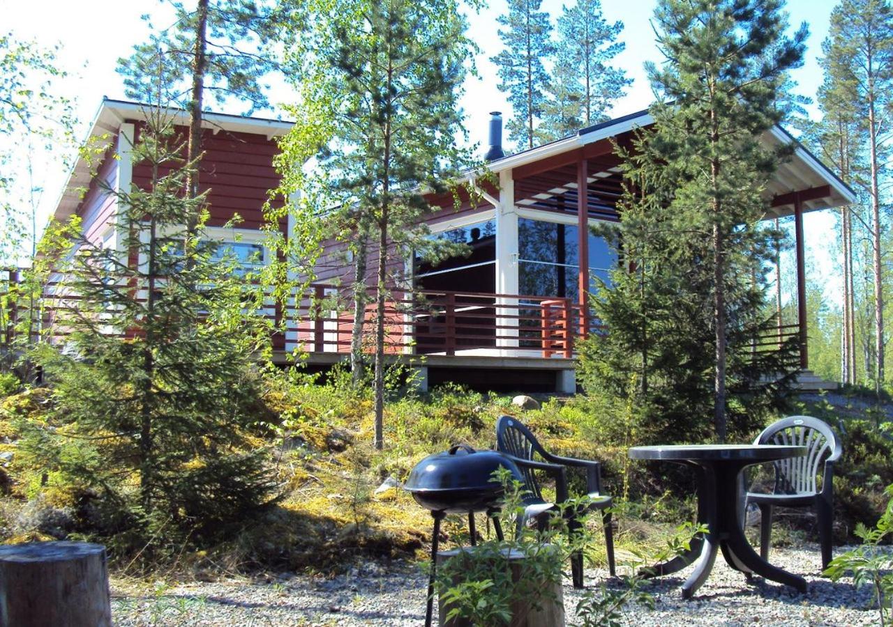 Tiiringolf Cottages view 2